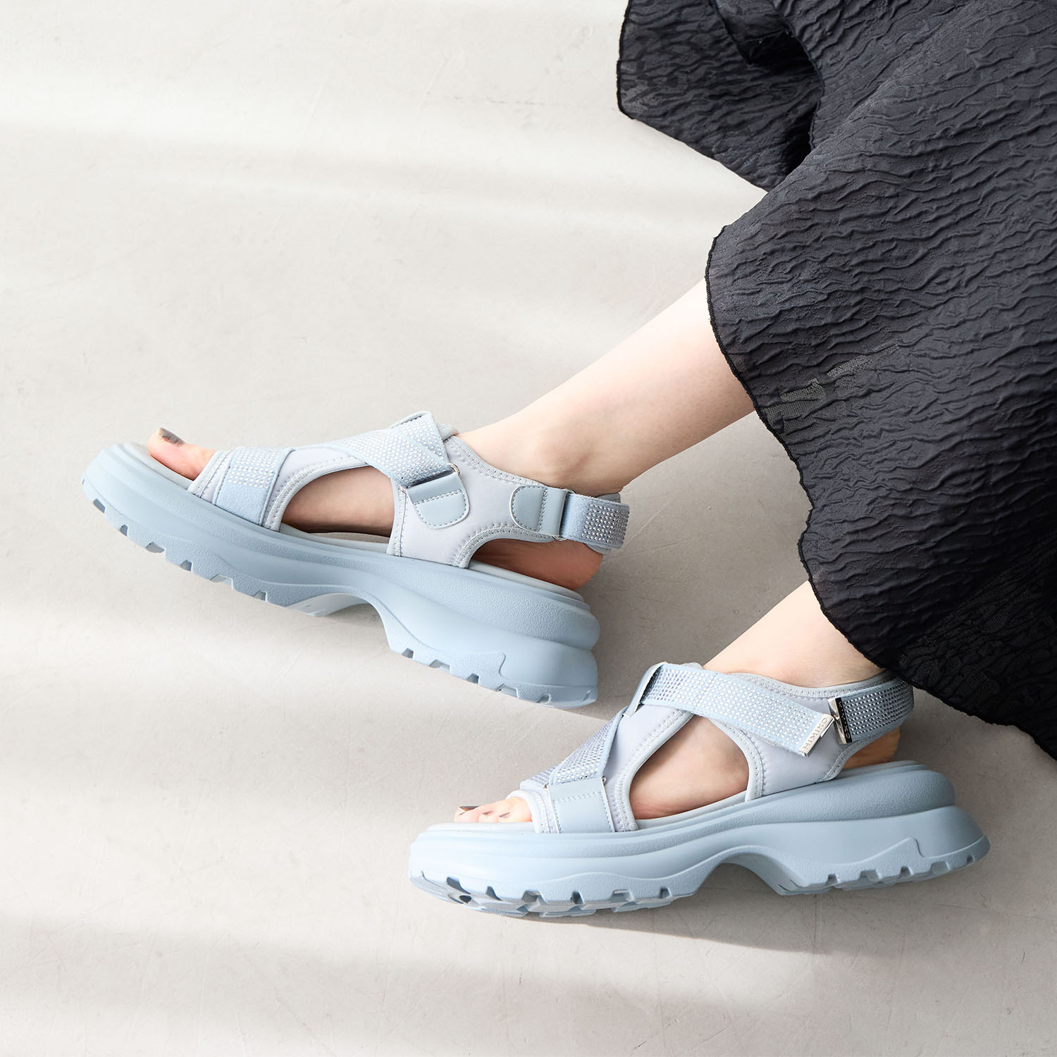 卑弥呼 ラインストーンベルト スポーツサンダル