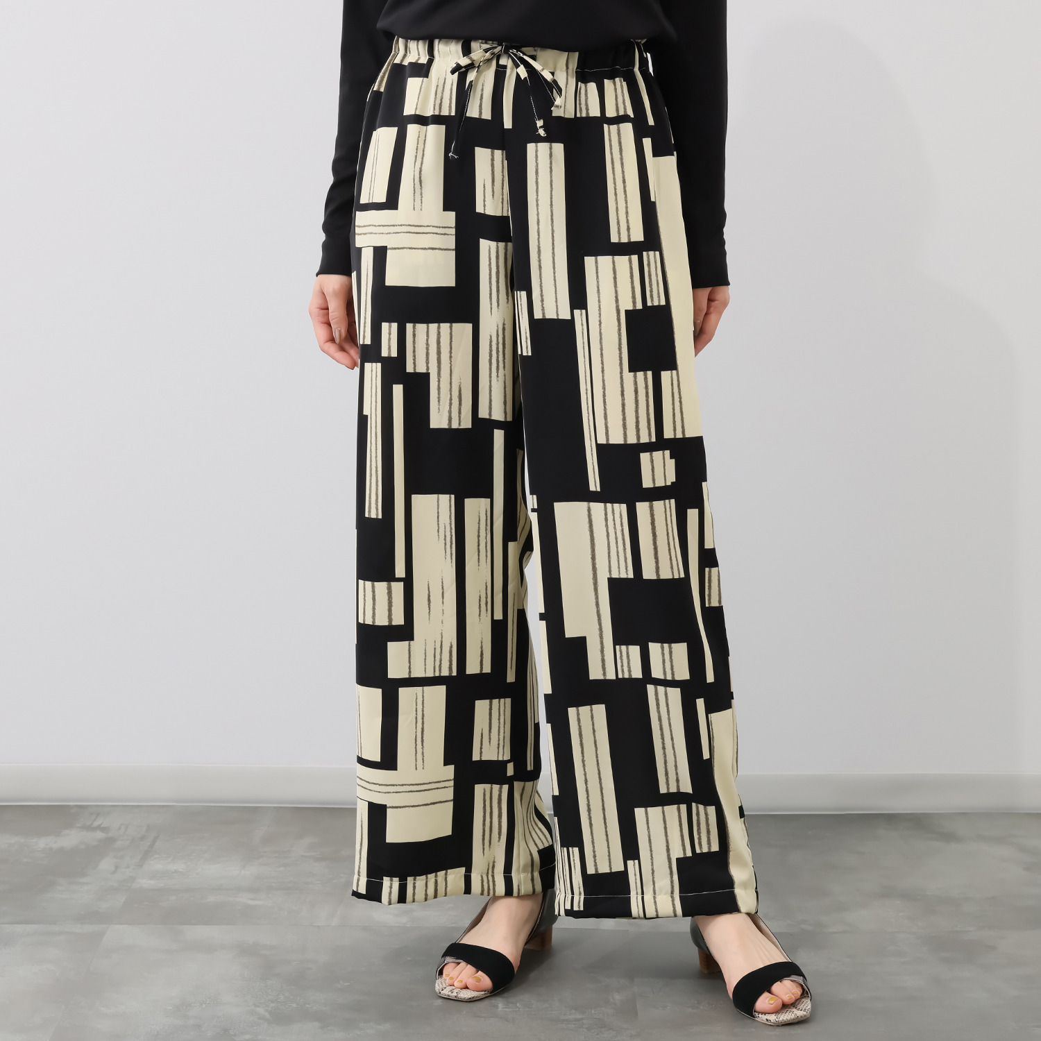 フーア ジオメトリック柄 プリント イージーパンツ