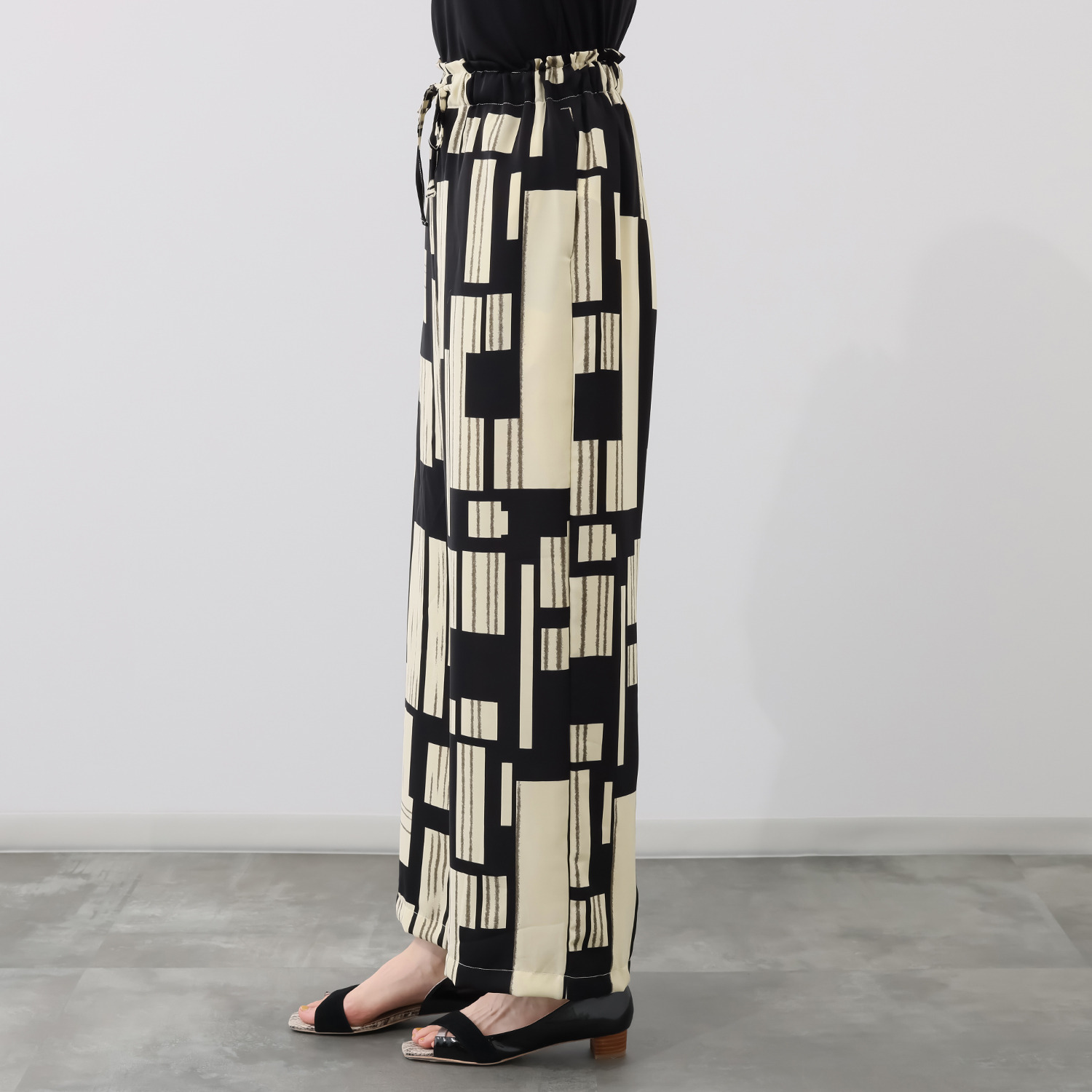 フーア ジオメトリック柄 プリント イージーパンツ