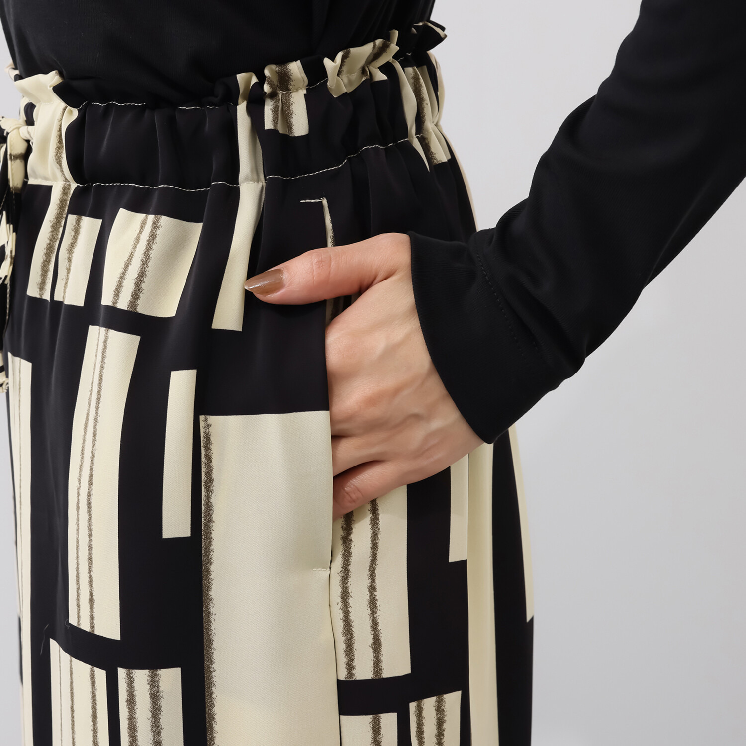 フーア ジオメトリック柄 プリント イージーパンツ