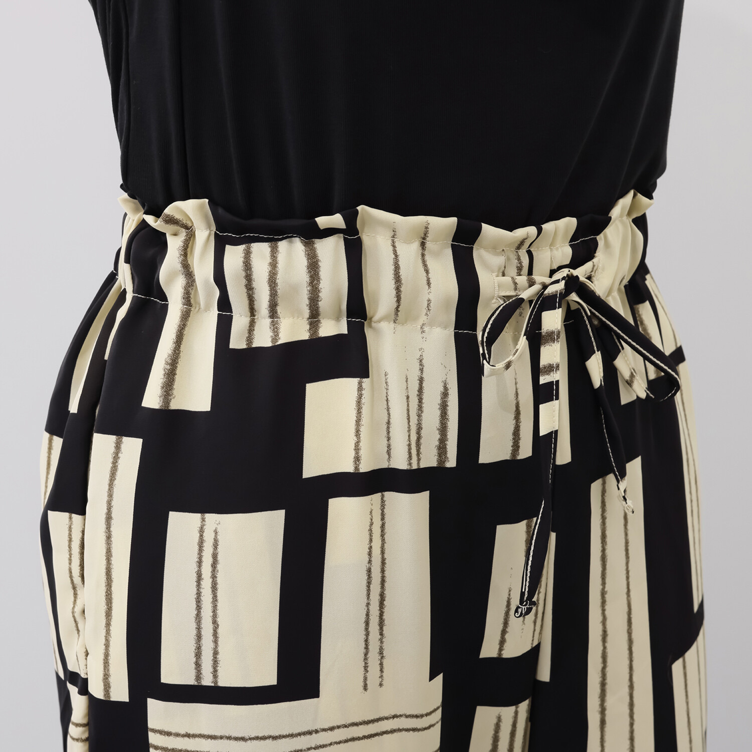 フーア ジオメトリック柄 プリント イージーパンツ