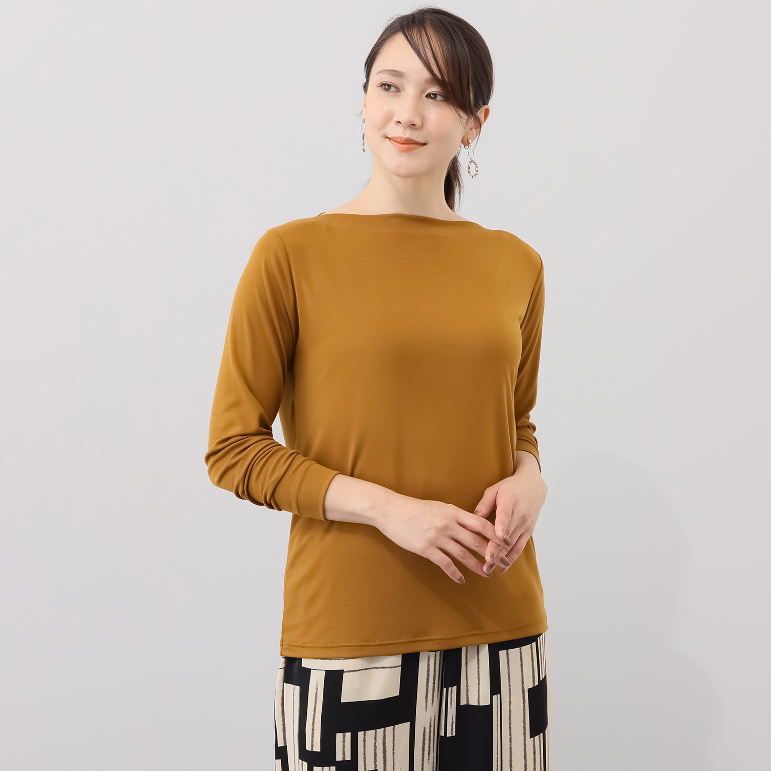 フーア 後ろボタンアクセント カットソープルオーバー