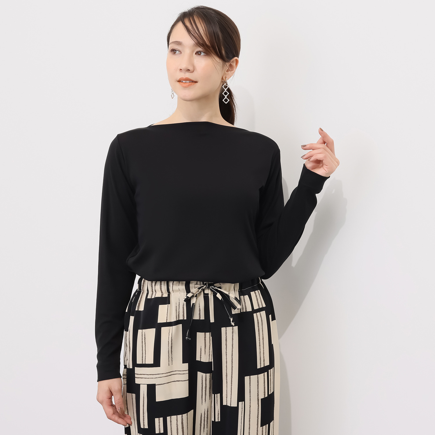 フーア 後ろボタンアクセント カットソープルオーバー