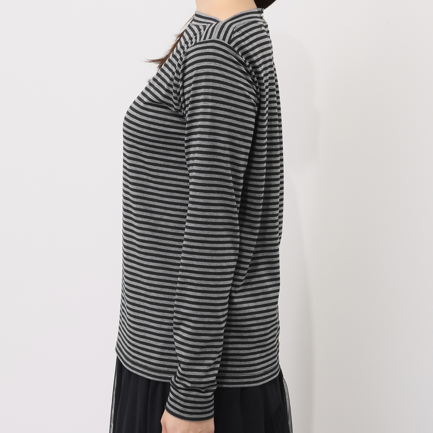 フーア 後ろボタンアクセント カットソープルオーバー