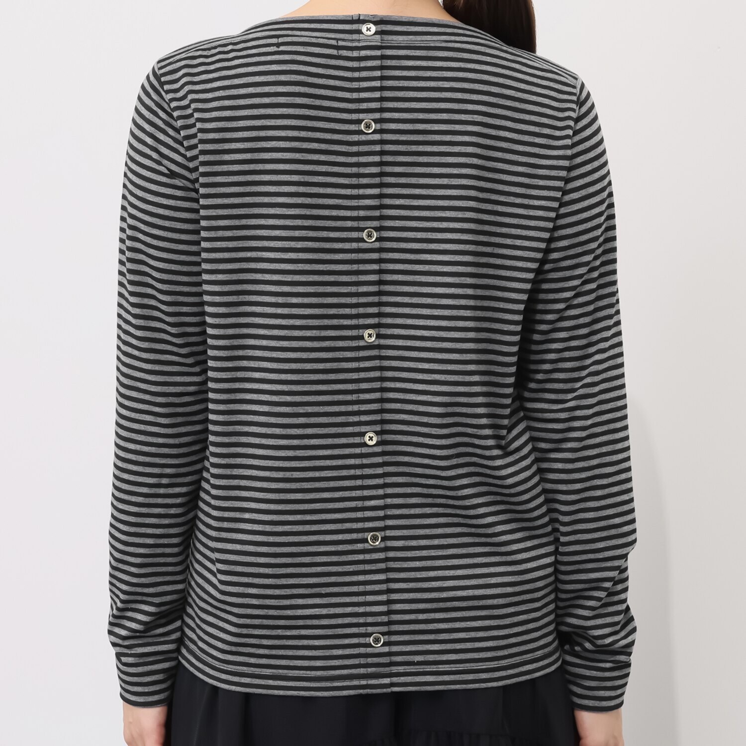 フーア 後ろボタンアクセント カットソープルオーバー