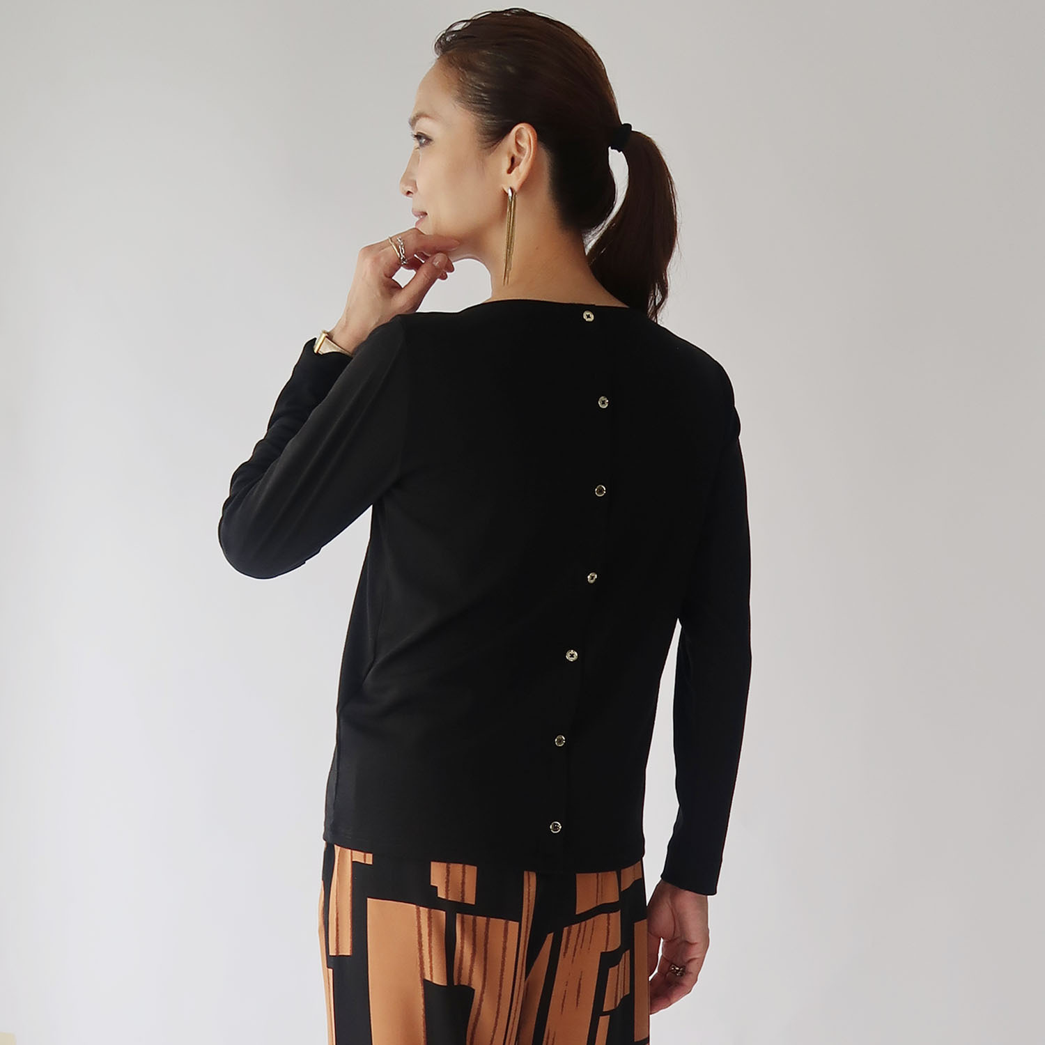 フーア 後ろボタンアクセント カットソープルオーバー