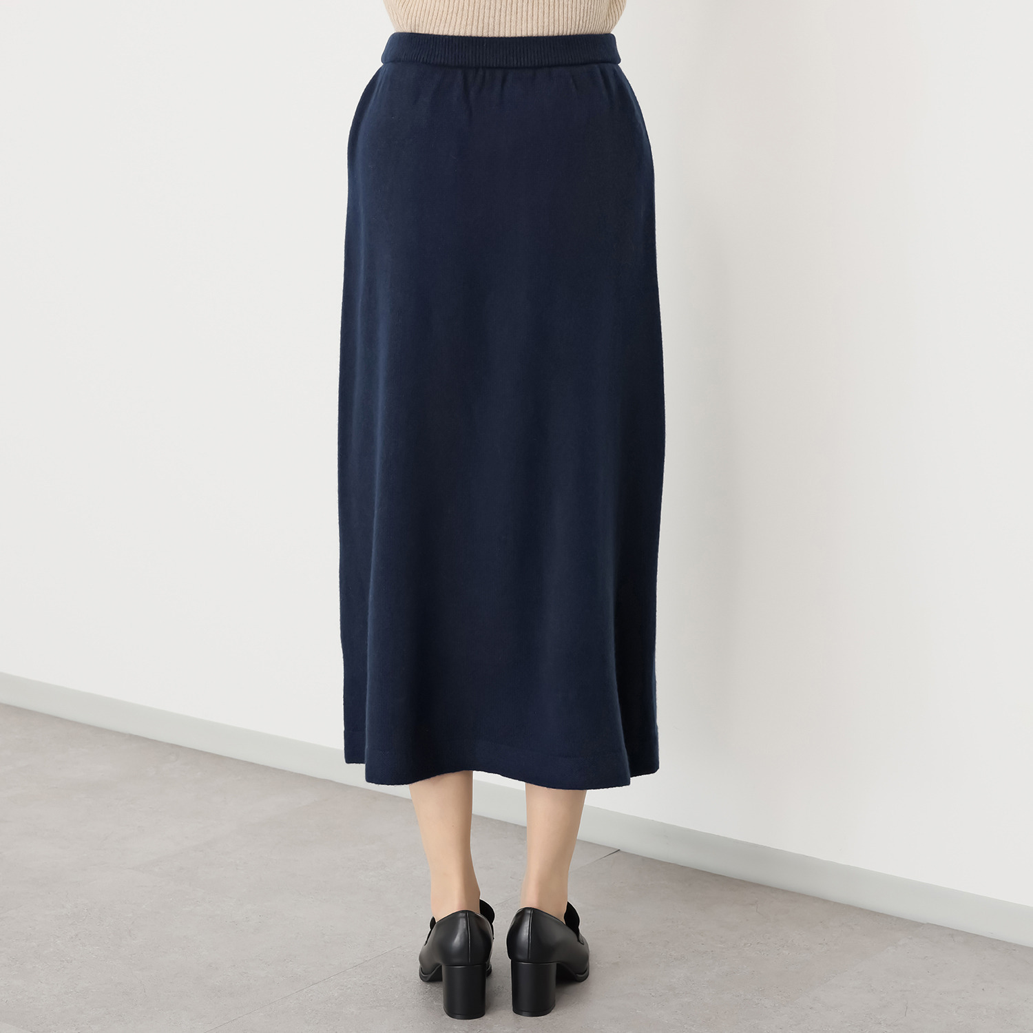 ルーエン　ローズ 日本製 内モンゴル産 カシミヤ１００％ Ａラインスカート