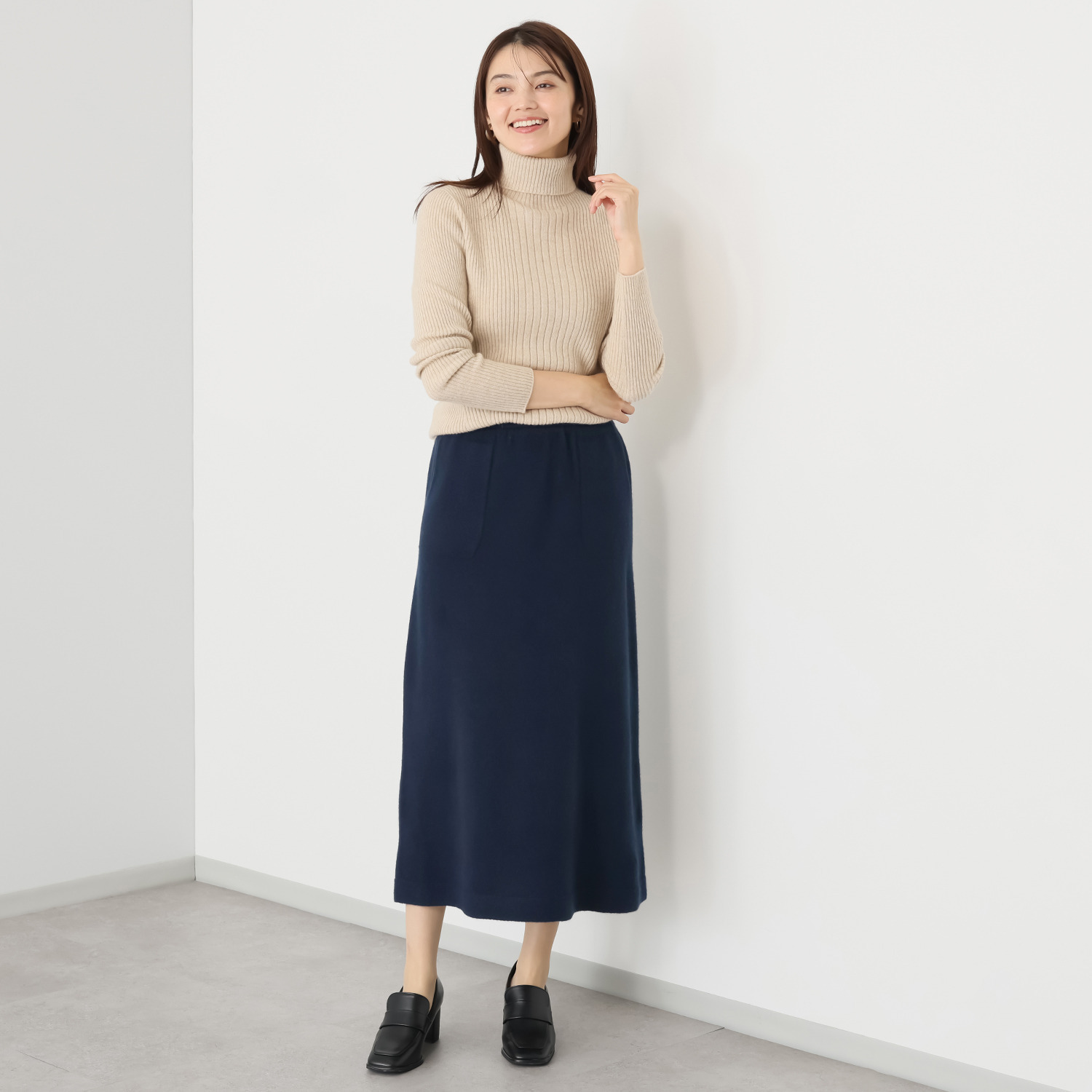 ルーエン　ローズ 日本製 内モンゴル産 カシミヤ１００％ Ａラインスカート