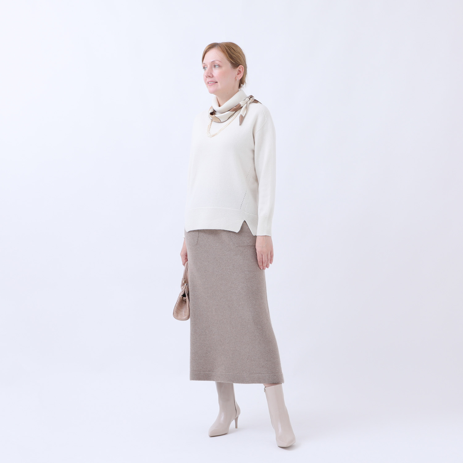 ルーエン　ローズ 日本製 内モンゴル産 カシミヤ１００％ Ａラインスカート