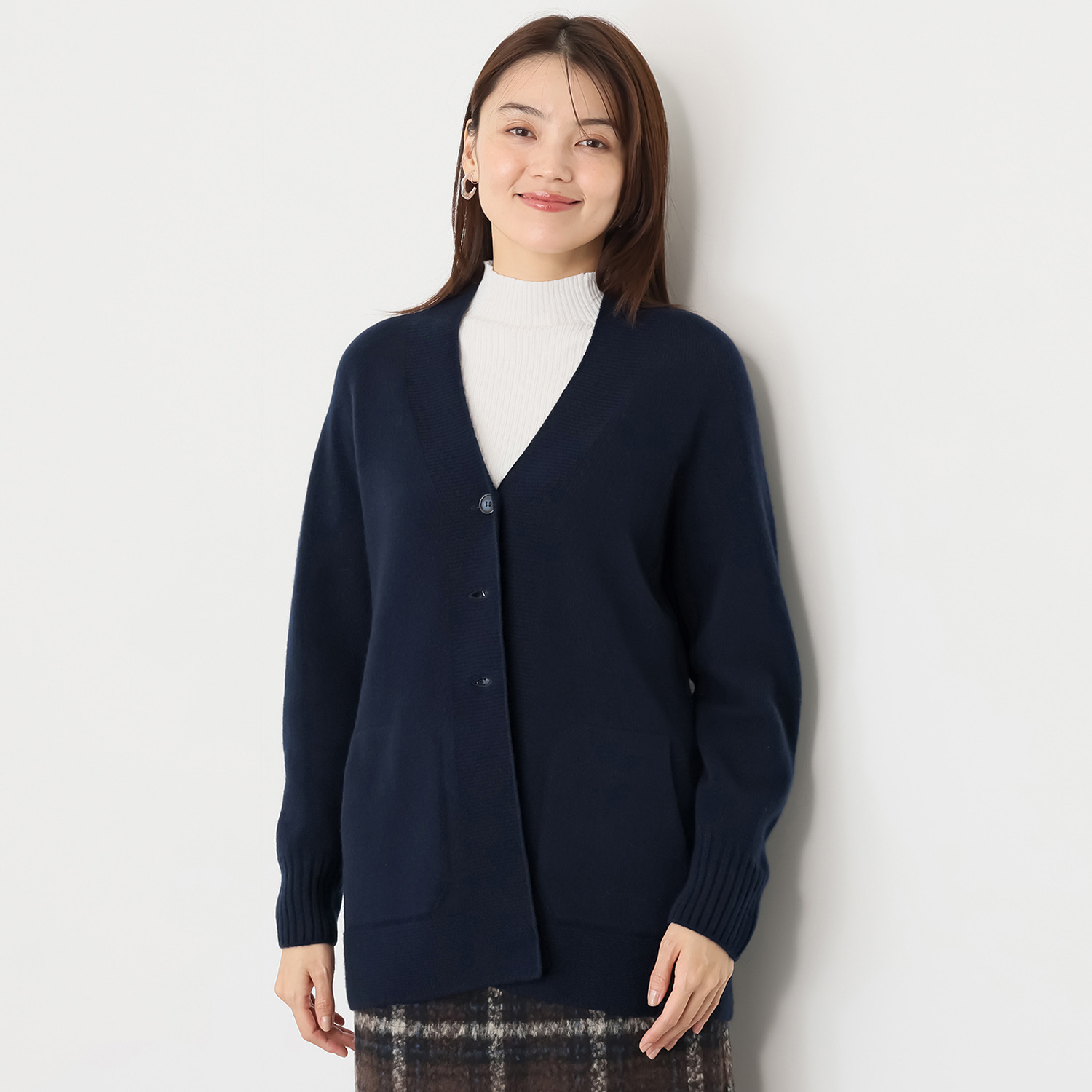 ルーエン　ローズ 日本製 内モンゴル産 カシミヤ１００％ Ｖネックカーディガン