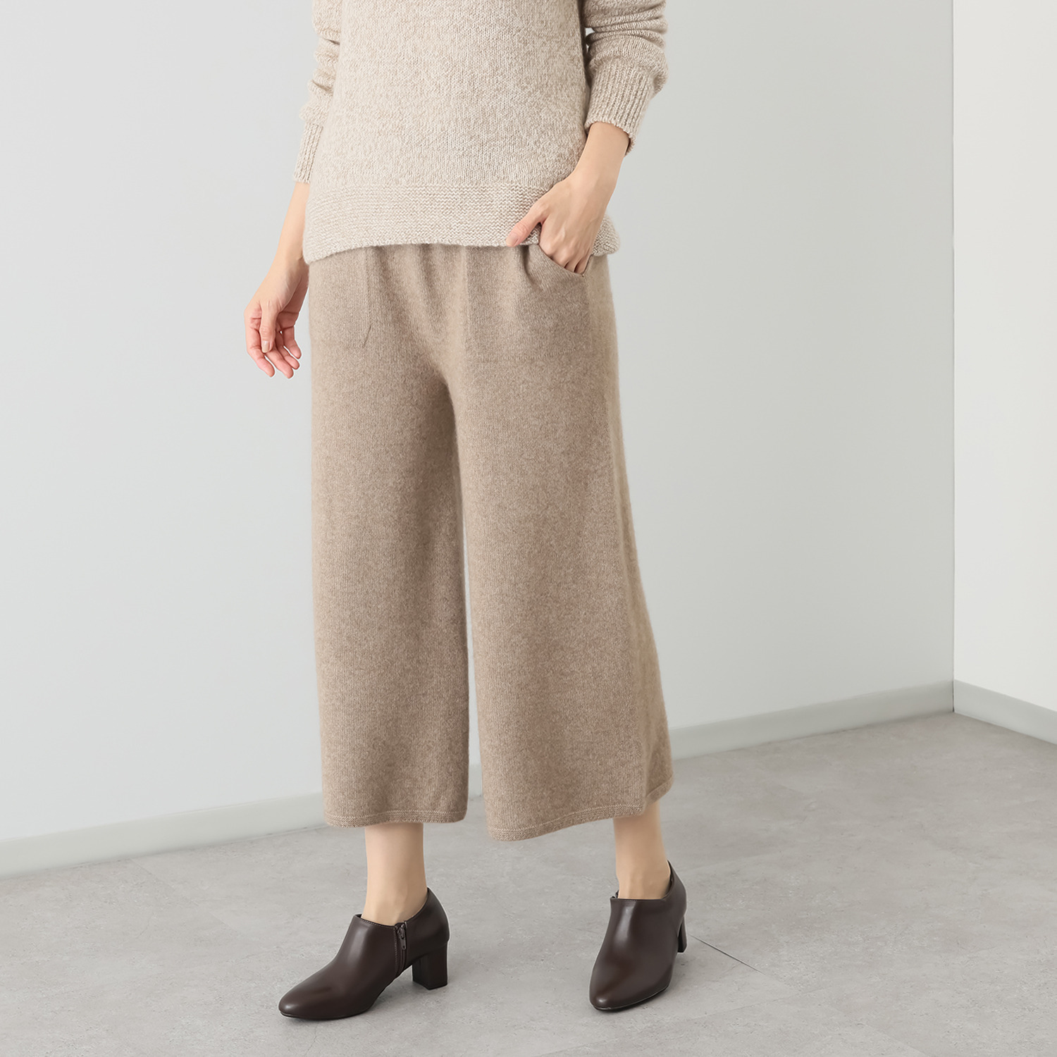 ルーエン　ローズ 日本製 内モンゴル産 カシミヤ１００％ ワイドパンツ