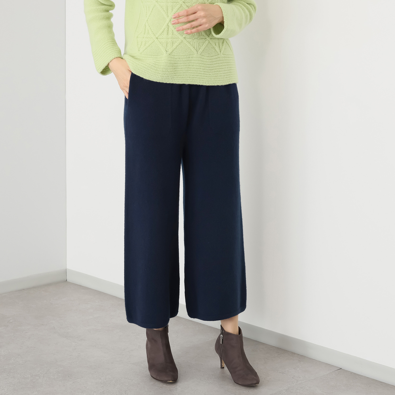 ルーエン　ローズ 日本製 内モンゴル産 カシミヤ１００％ ワイドパンツ