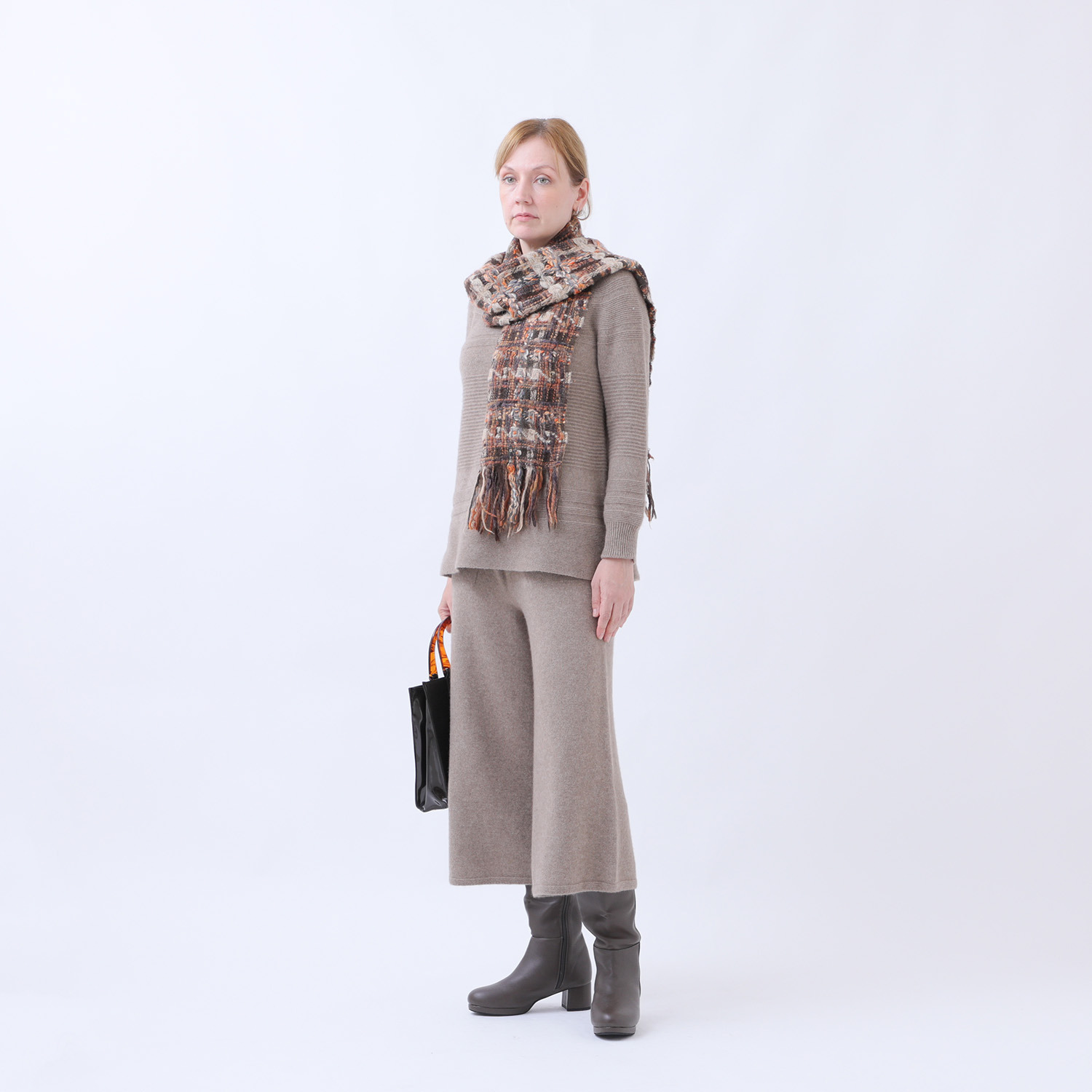 ルーエン　ローズ 日本製 内モンゴル産 カシミヤ１００％ ワイドパンツ