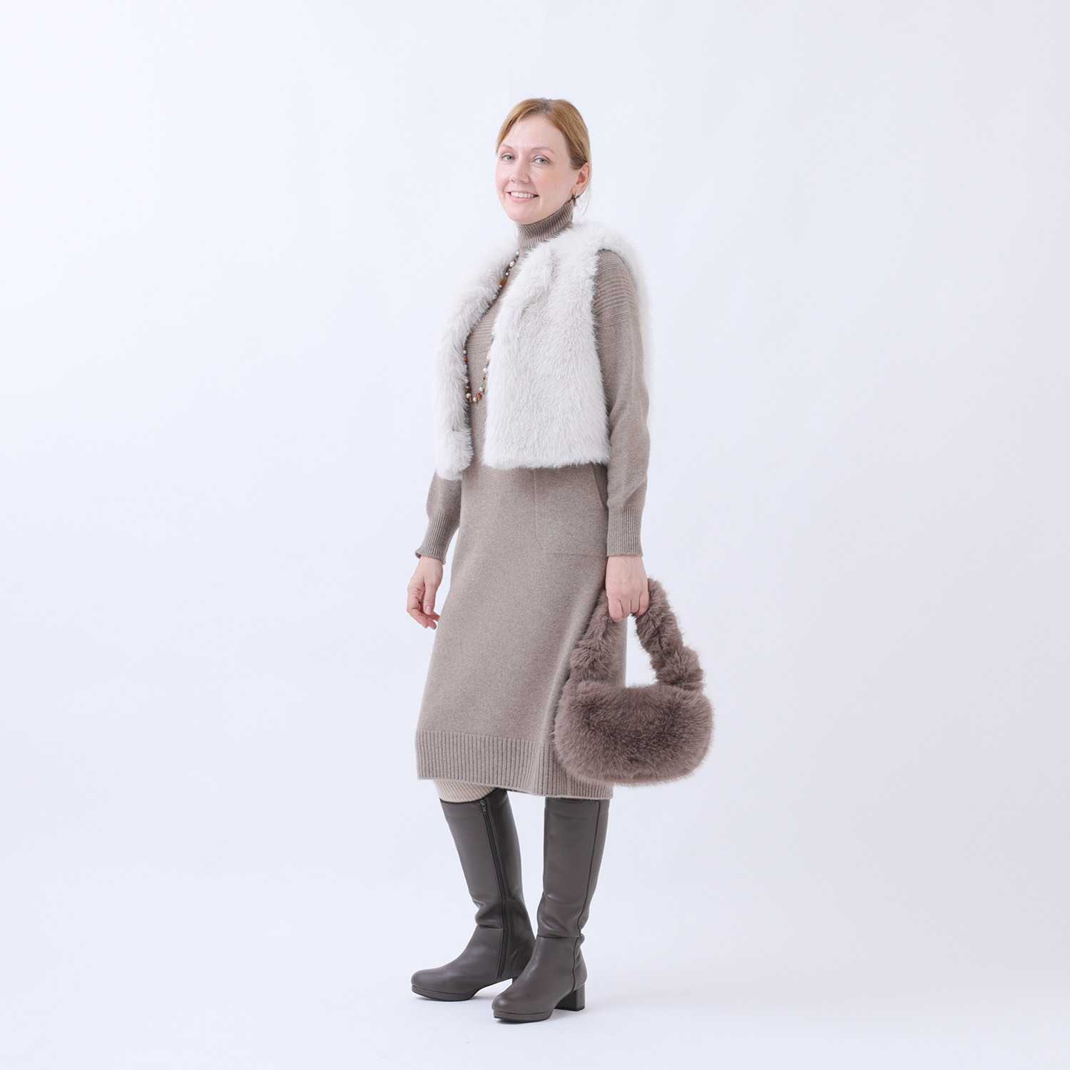 ルーエン　ローズ 日本製 内モンゴル産 カシミヤ１００％ 地柄ボーダー ハイネックワンピース