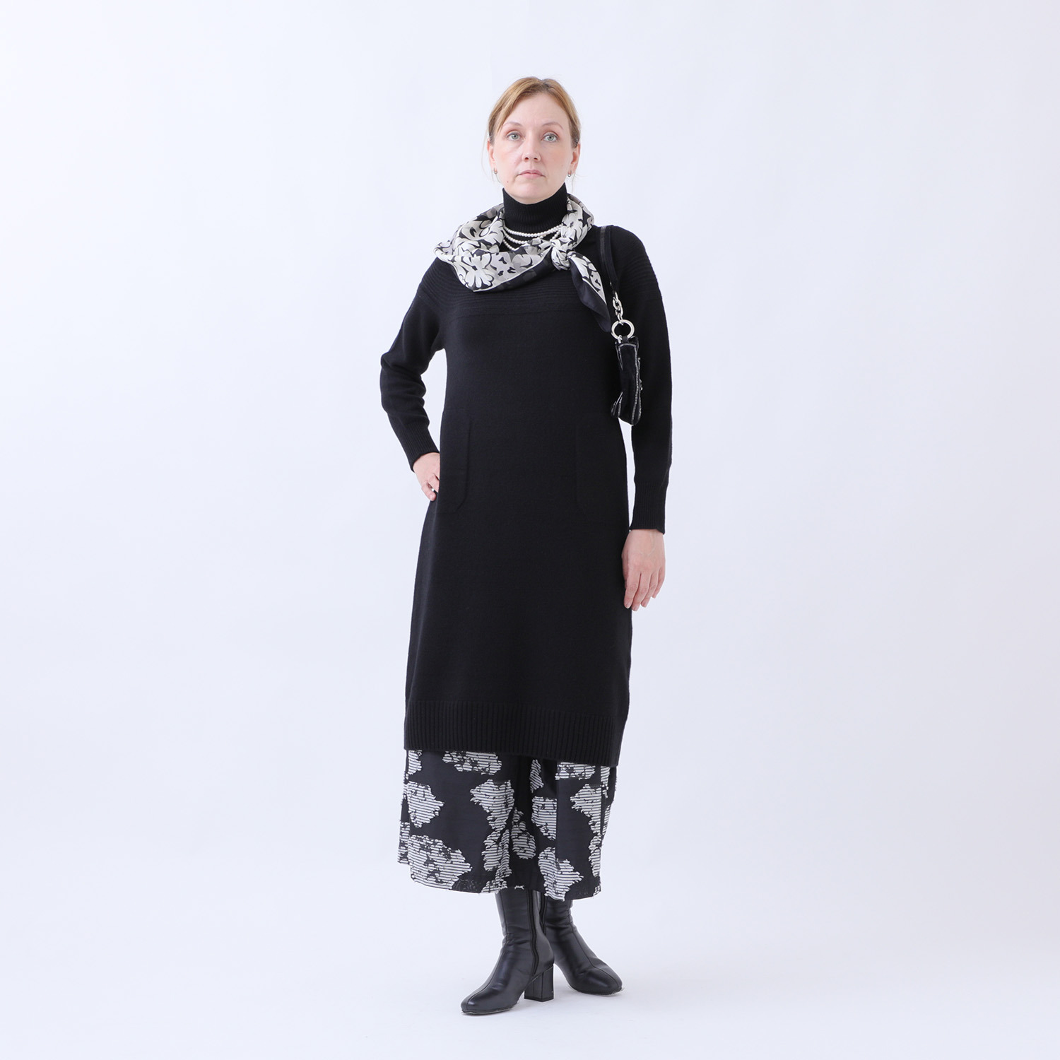 ルーエン　ローズ 日本製 内モンゴル産 カシミヤ１００％ 地柄ボーダー ハイネックワンピース