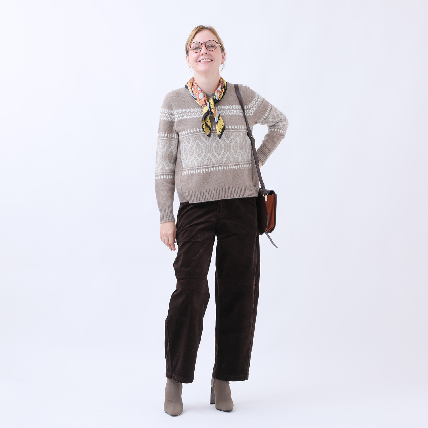 ルーエン　ローズ 日本製 内モンゴル産 カシミヤ１００％ 幾何学柄ジャガード プルオーバー