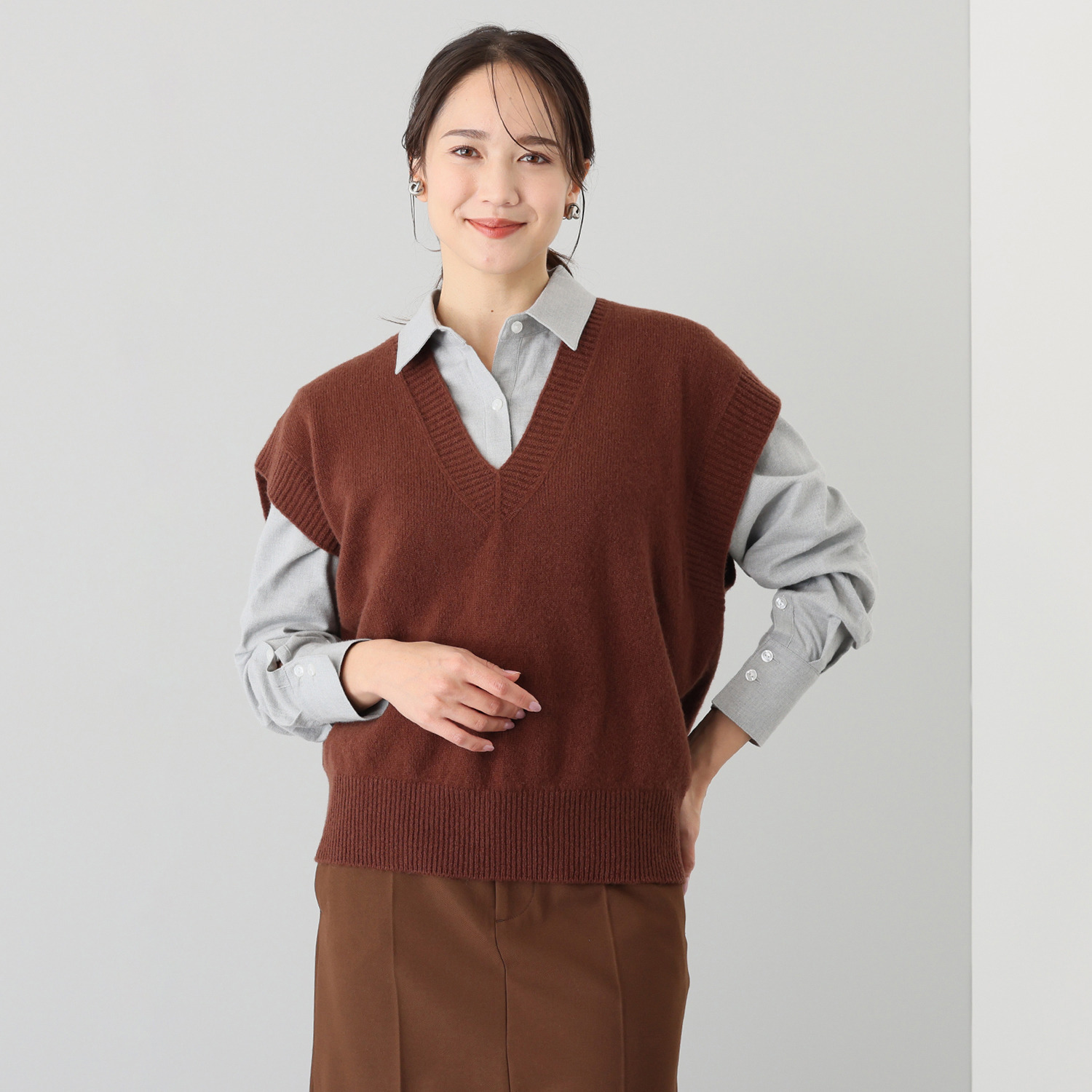 サ・アンノ 日本製 ラムウール・カシミヤ Ｖネックジレ