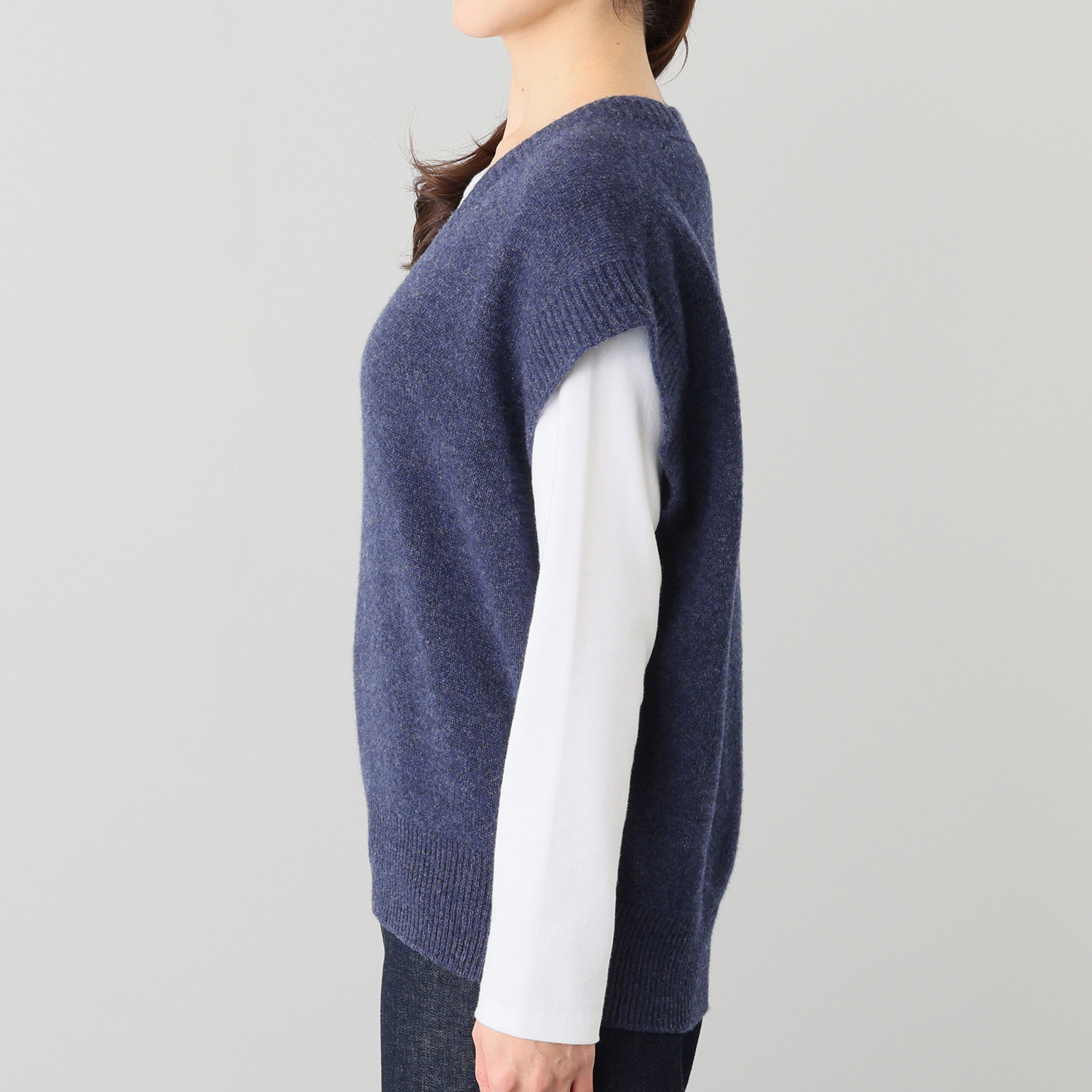 サ・アンノ 日本製 ラムウール・カシミヤ Ｖネックジレ