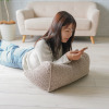 イケヒコ 肘置きや背もたれに！ スマホが見やすい ラクーサ　クッション ＜寄りかかりリラックス＞