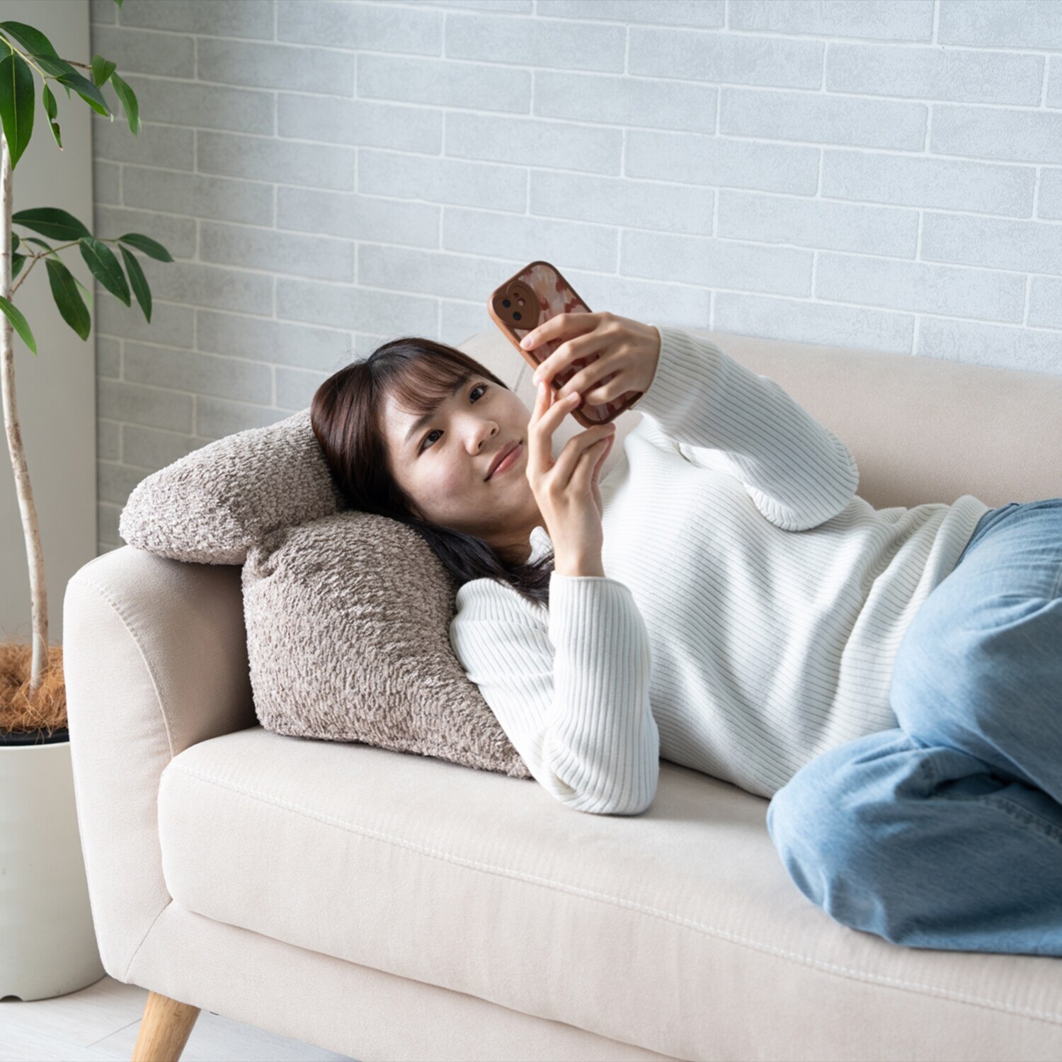 イケヒコ くつろぎタイムに！ ラクーサ　クッション ＜ソファー用 おやすみクッション＞