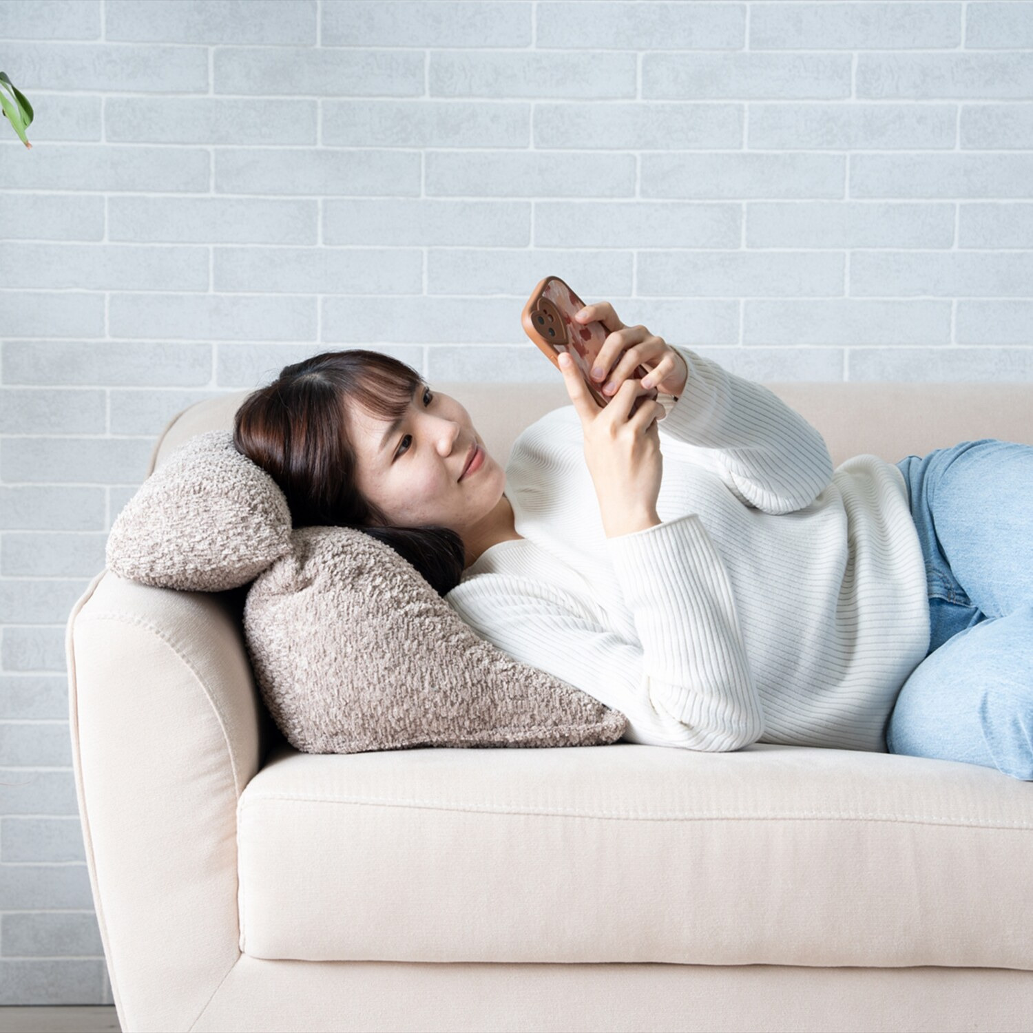 イケヒコ くつろぎタイムに！ ラクーサ　クッション ＜ソファー用 おやすみクッション＞