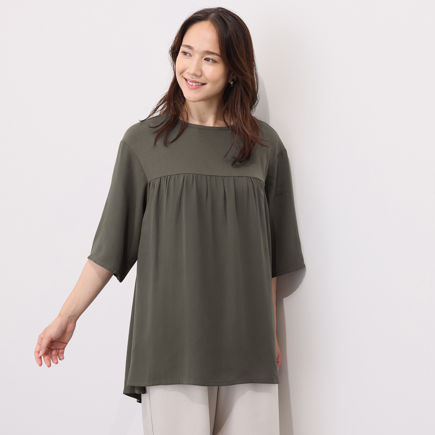 シルバーミントシュガー カットソーとジョーゼット ２素材使いゆったり五分袖 後ろティアードの風抜ける チュニックブラウス