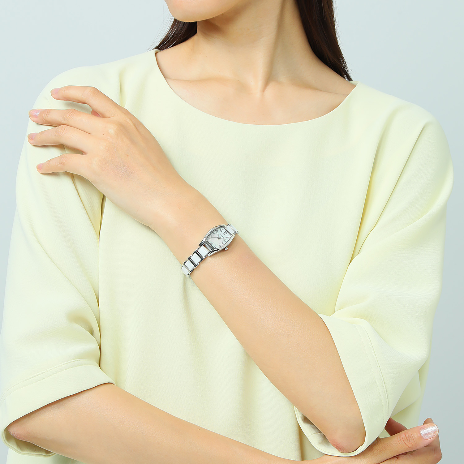 エンジェルハート ラブスポーツ トノーフェイス ソーラーウォッチ ＜シルバーカラー＞