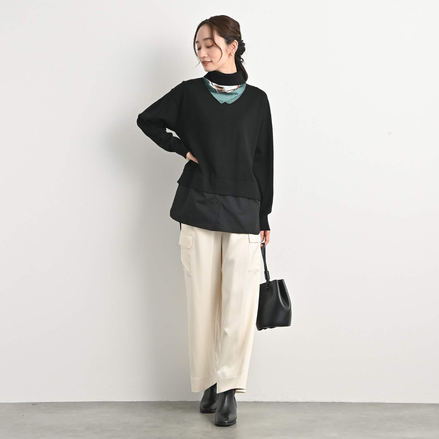 元町ゼラール なめらか＆艶やか素材 スリットハイネック レイヤードデザイン ニットプルオーバー