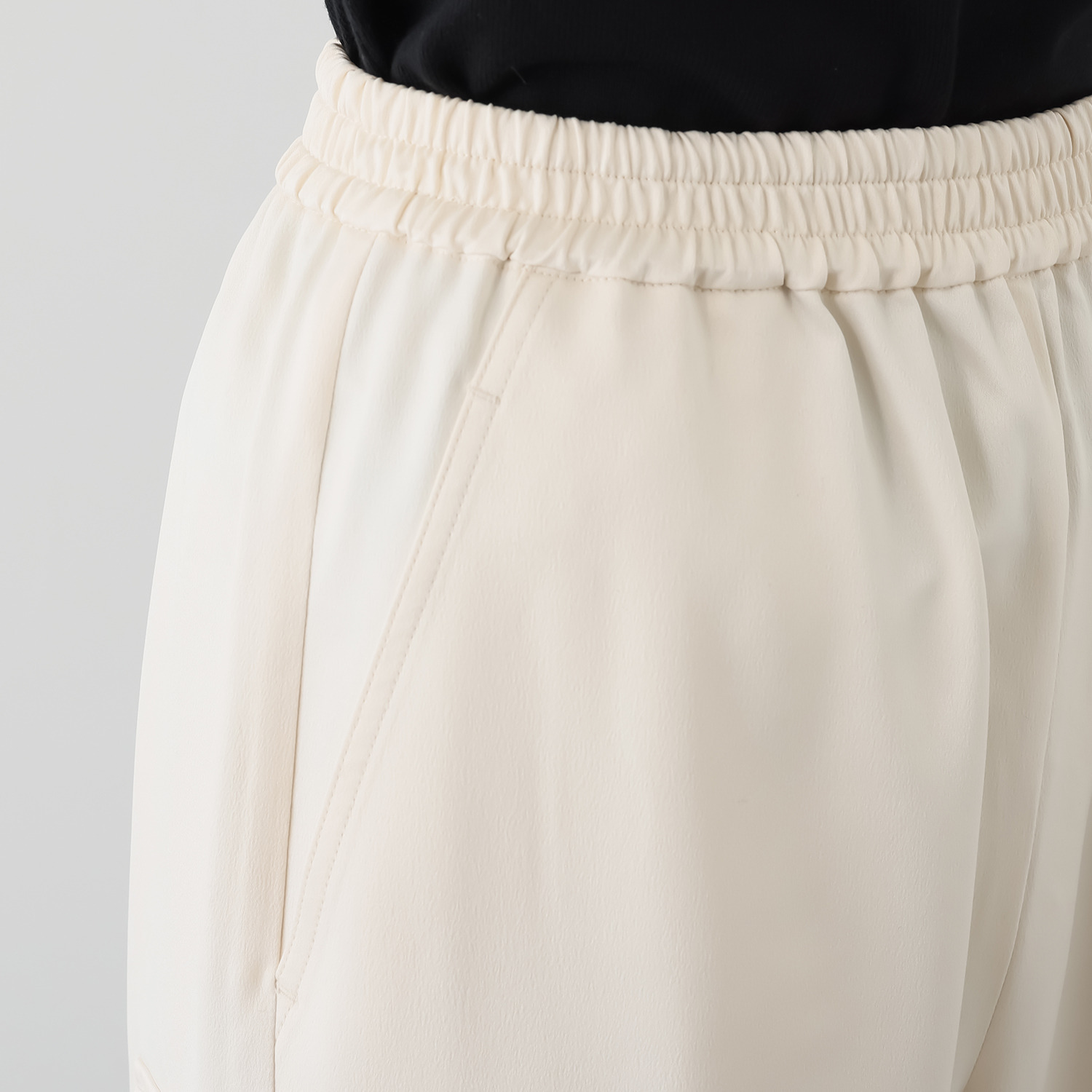 元町ゼラール とろみ＆きれい見えサテン カーゴデザイン 上品サテンパンツ