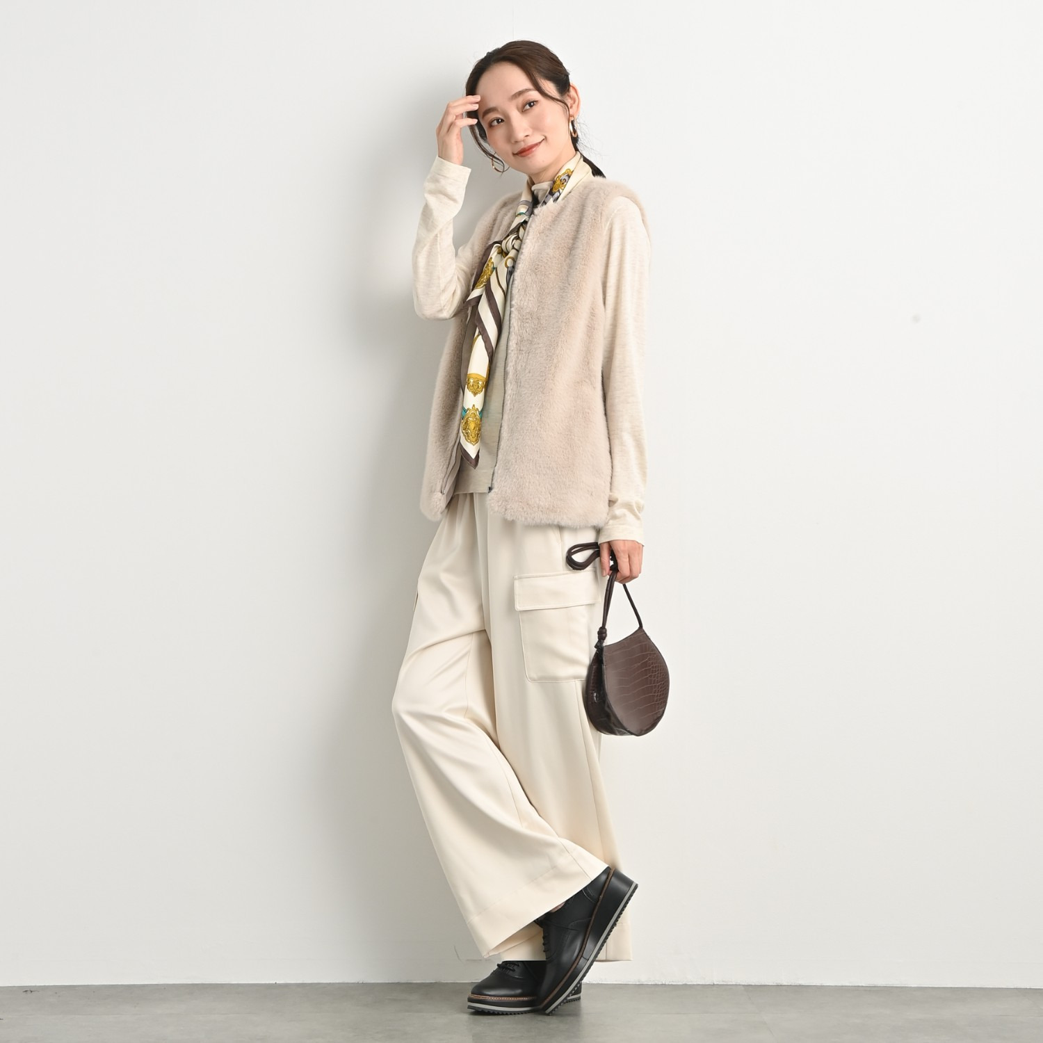 元町ゼラール とろみ＆きれい見えサテン カーゴデザイン 上品サテンパンツ