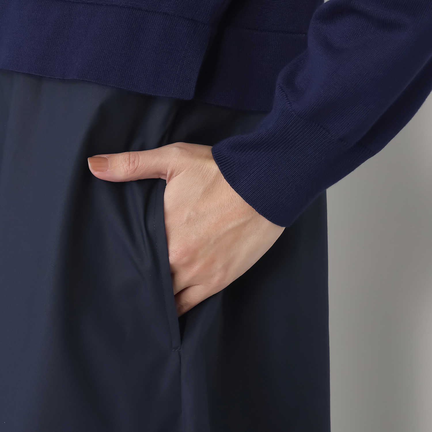 元町ゼラール なめらか＆艶やか素材 袖がかわいい レイヤードデザイン ニットワンピース