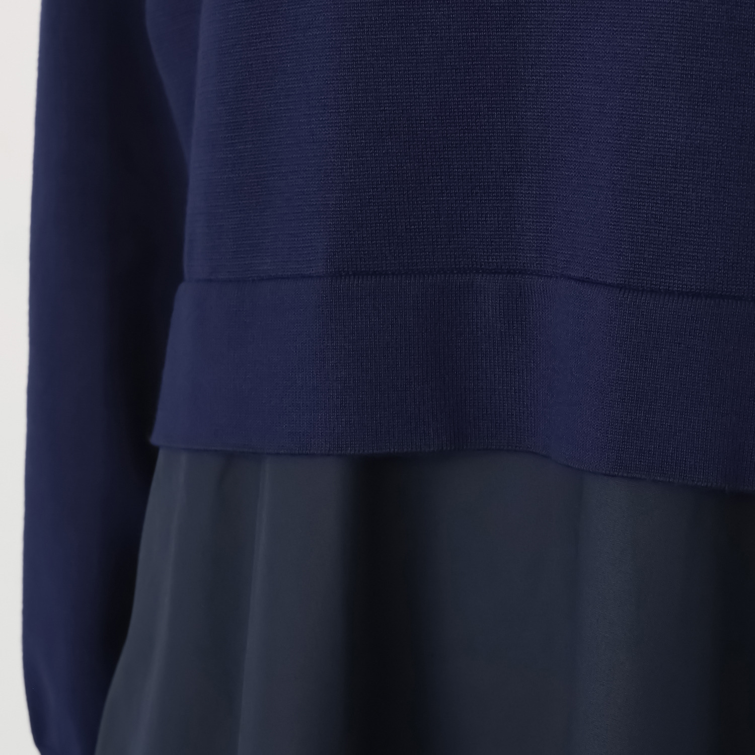 元町ゼラール なめらか＆艶やか素材 袖がかわいい レイヤードデザイン ニットワンピース