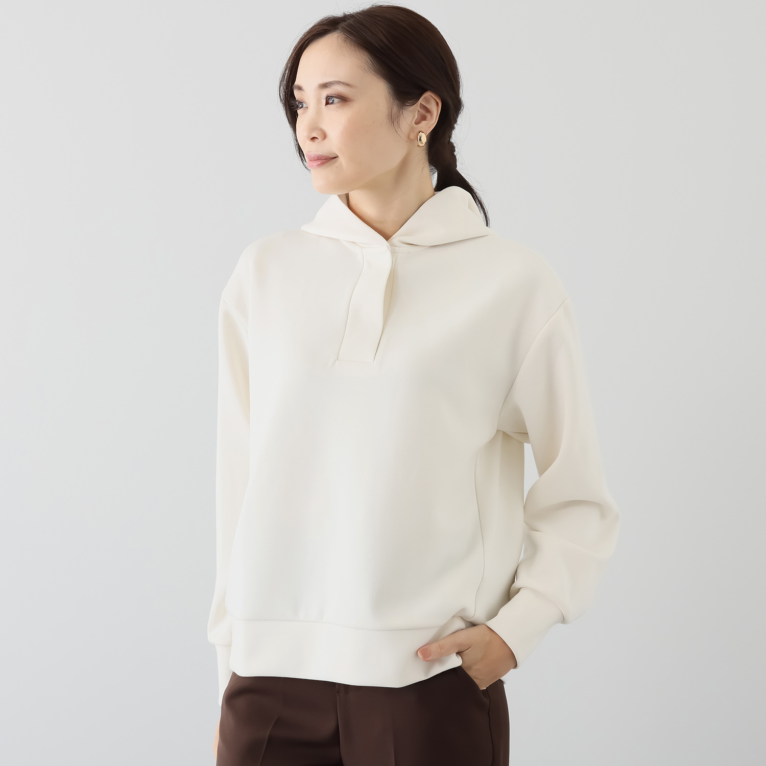 元町ゼラール もっちりきれいめ ジャージー フロントスリットデザイン 上品フーディー プルオーバー