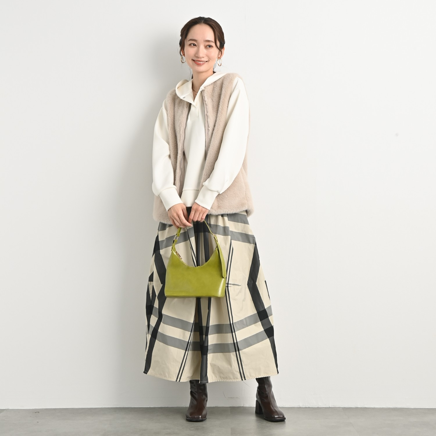 元町ゼラール もっちりきれいめ ジャージー フロントスリットデザイン 上品フーディー プルオーバー