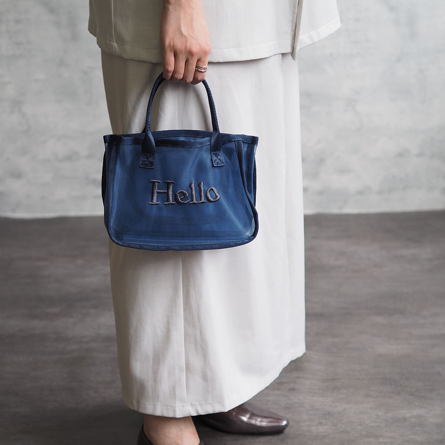 グッシオイタリー Ｈｅｌｌｏロゴメッシュ バッグインバッグ