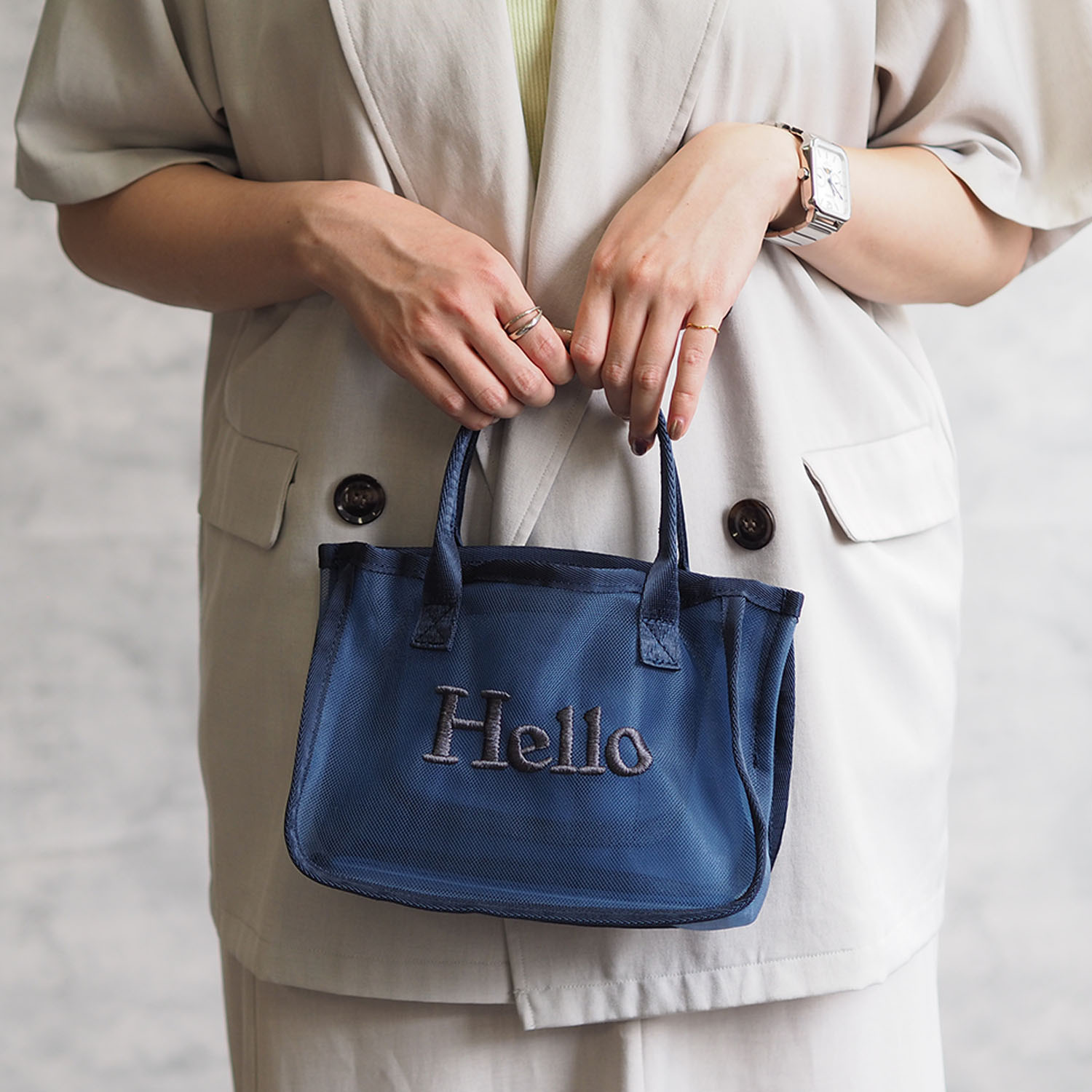 グッシオイタリー Ｈｅｌｌｏロゴメッシュ バッグインバッグ