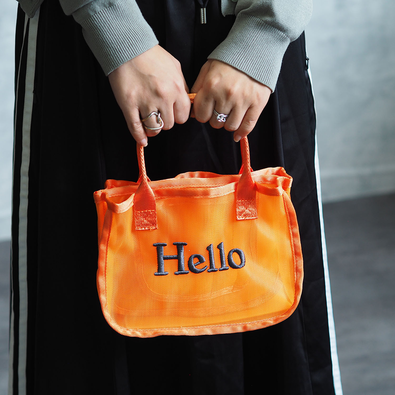 グッシオイタリー Ｈｅｌｌｏロゴメッシュ バッグインバッグ