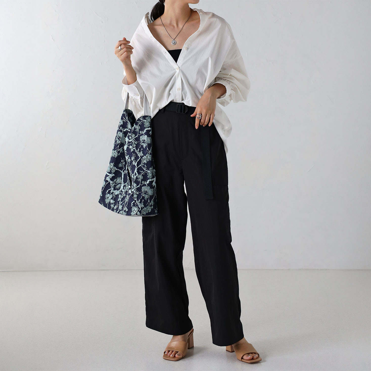 グッシオイタリー 花柄ジャガード Ｖカットトートバッグ