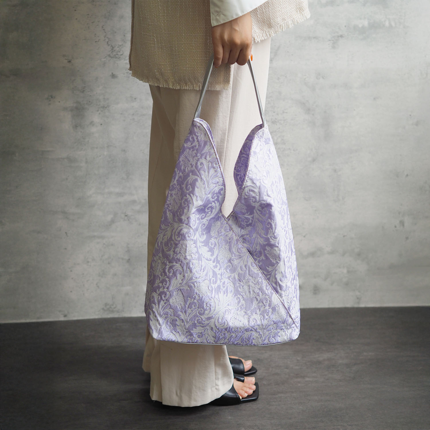 グッシオイタリー 花柄ジャガード Ｖカットトートバッグ