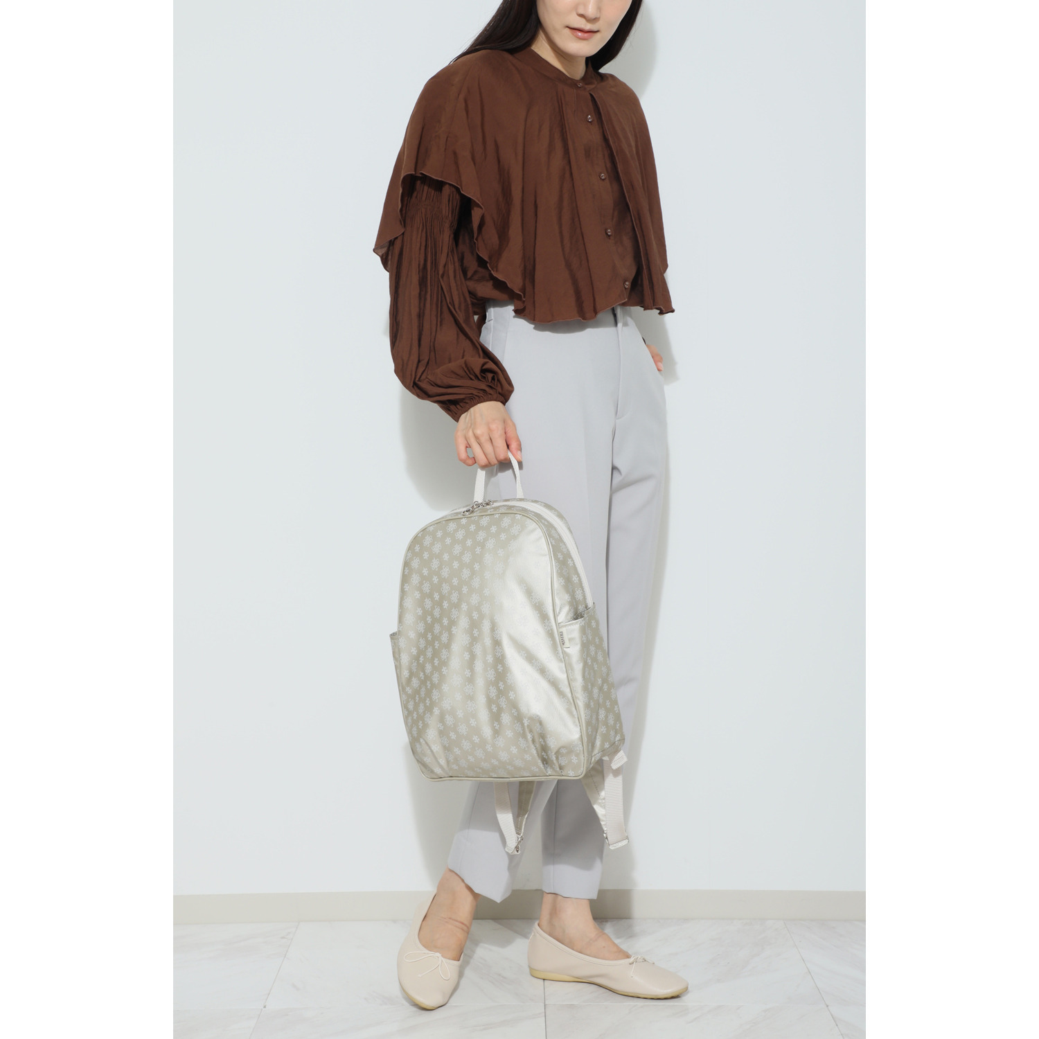 老舗ヤマト屋 ポリカーボネイト 薄合成皮革使用 超軽量・洗える リュック “ラビラビシリーズ”