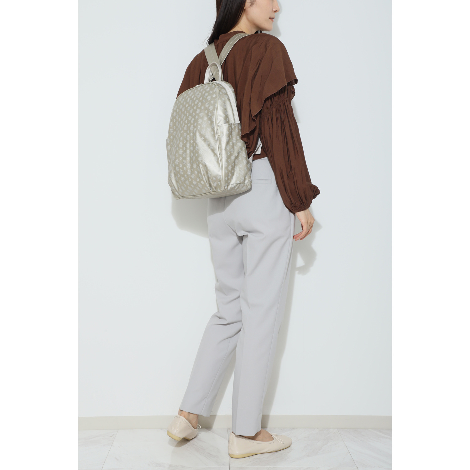 老舗ヤマト屋 ポリカーボネイト 薄合成皮革使用 超軽量・洗える リュック “ラビラビシリーズ”