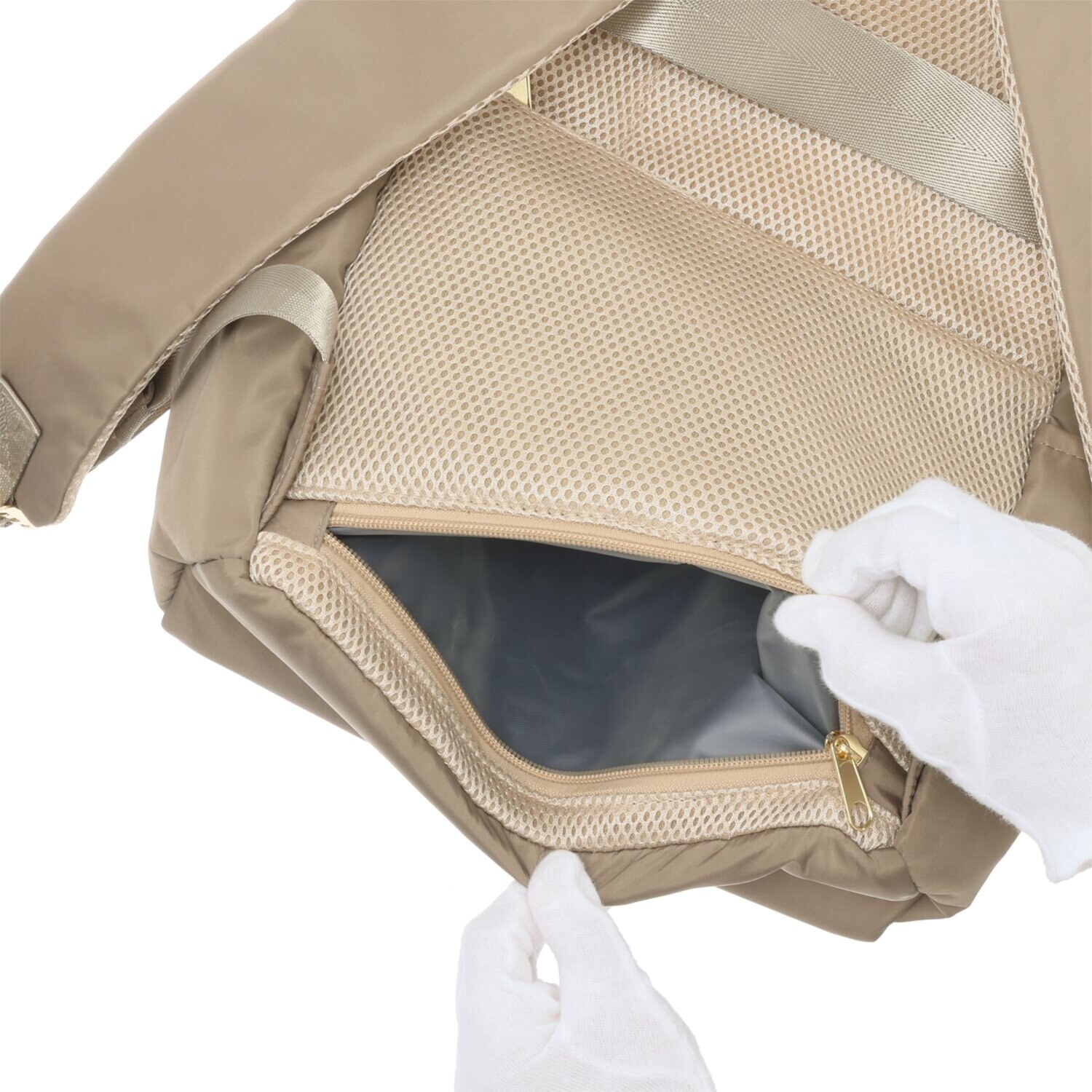 ウィズエイブル 身幅に収まる １７ポケット 多機能リュック