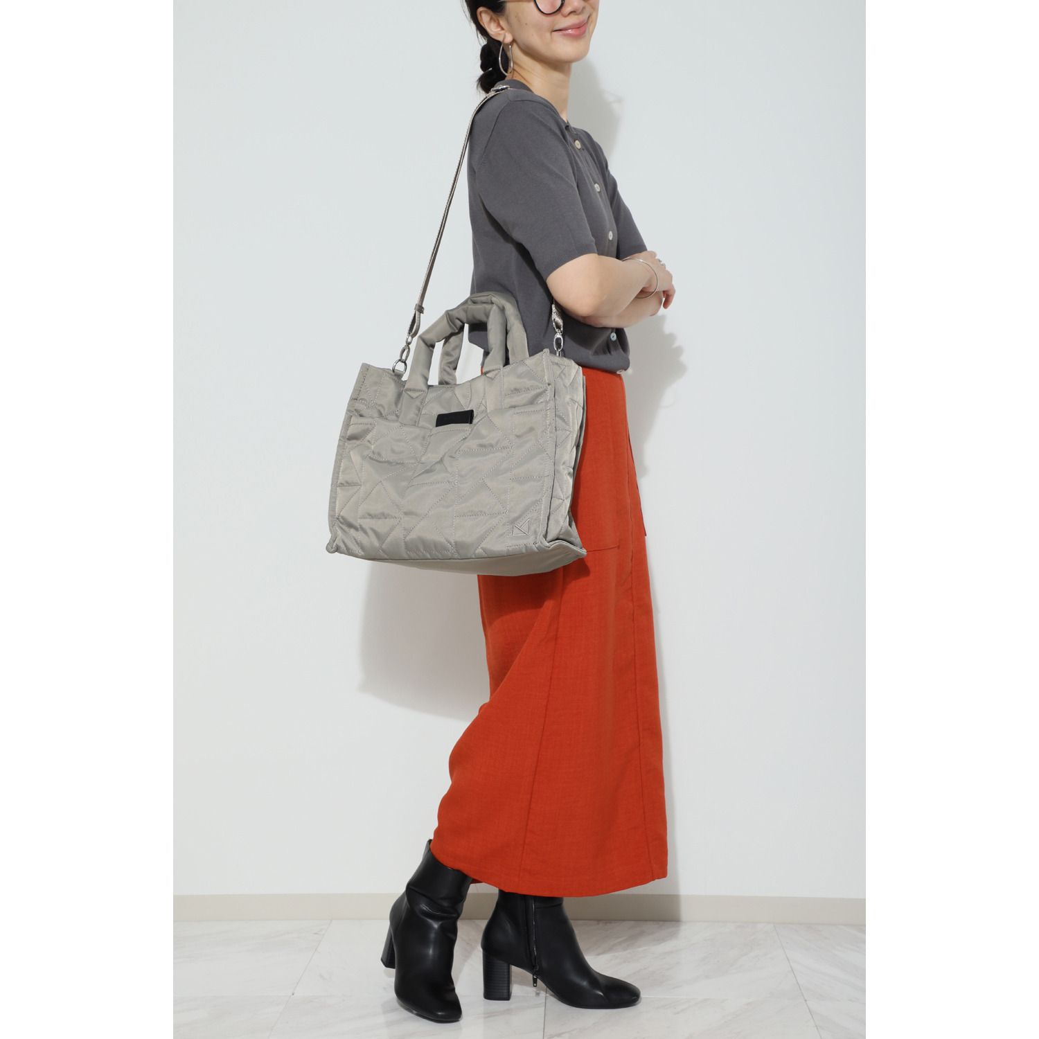 メゾンヴェール はっ水ナイロン ステッチデザイン ２ウェイトートバッグ ＜ラウンドポーチ付＞