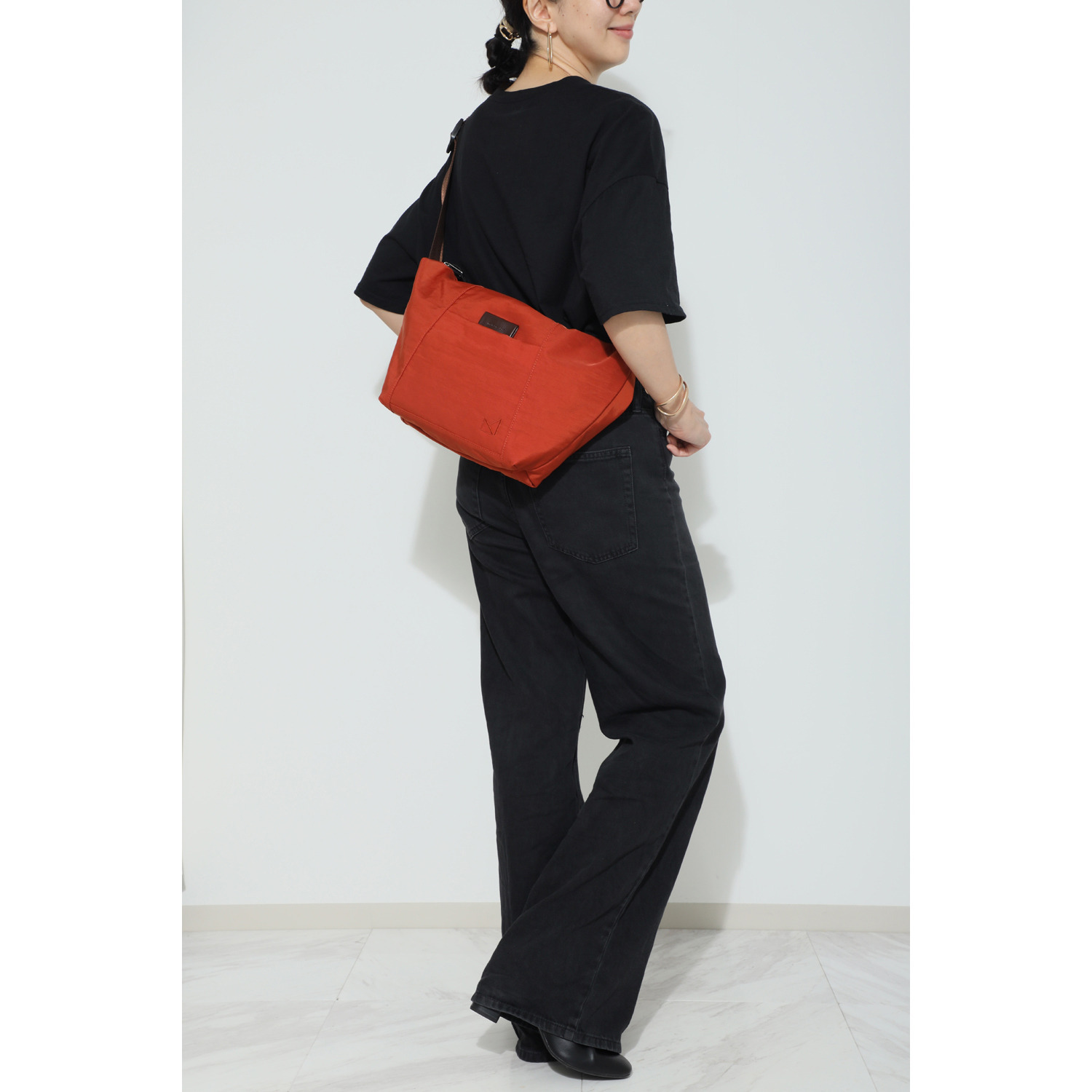 メゾンヴェール はっ水ナイロン 多収納 ショルダーバッグ