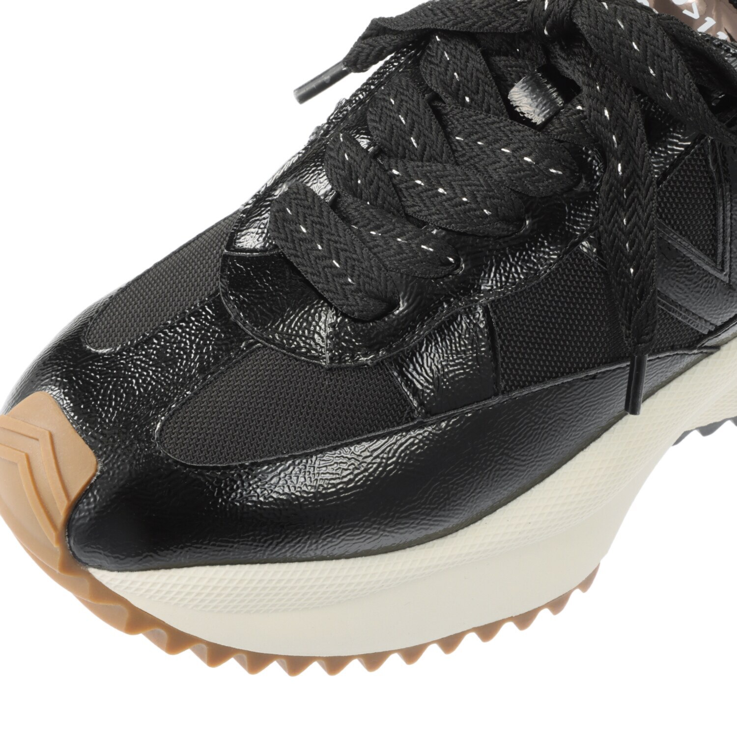 ヌーベルヴォーグ リュクスライン クラス感アップ！ モードに魅せる 大人のスニーカー