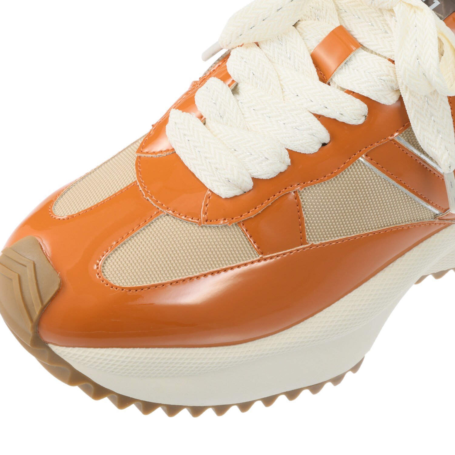 ヌーベルヴォーグ リュクスライン クラス感アップ！ モードに魅せる 大人のスニーカー