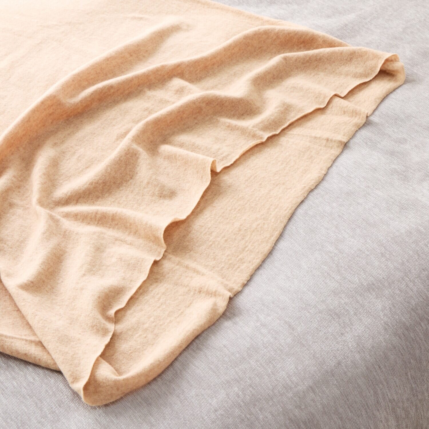 大津毛織 ふわっと、軽やか ウール高混率ブレンド 日本製ニットマルチケット