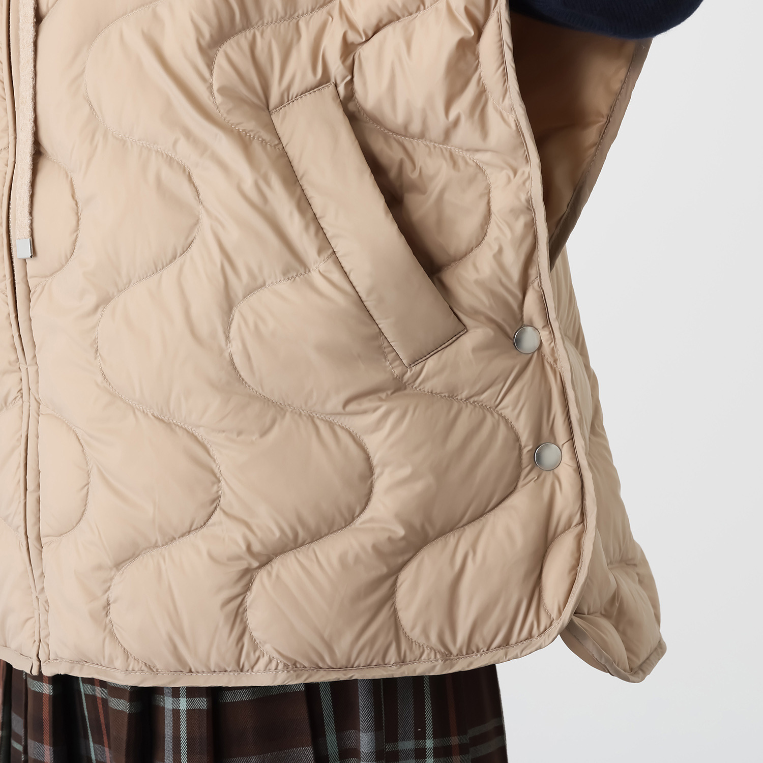 スタイルフライ はっ水 ウェーブ柄キルト フード付ダウンポンチョ