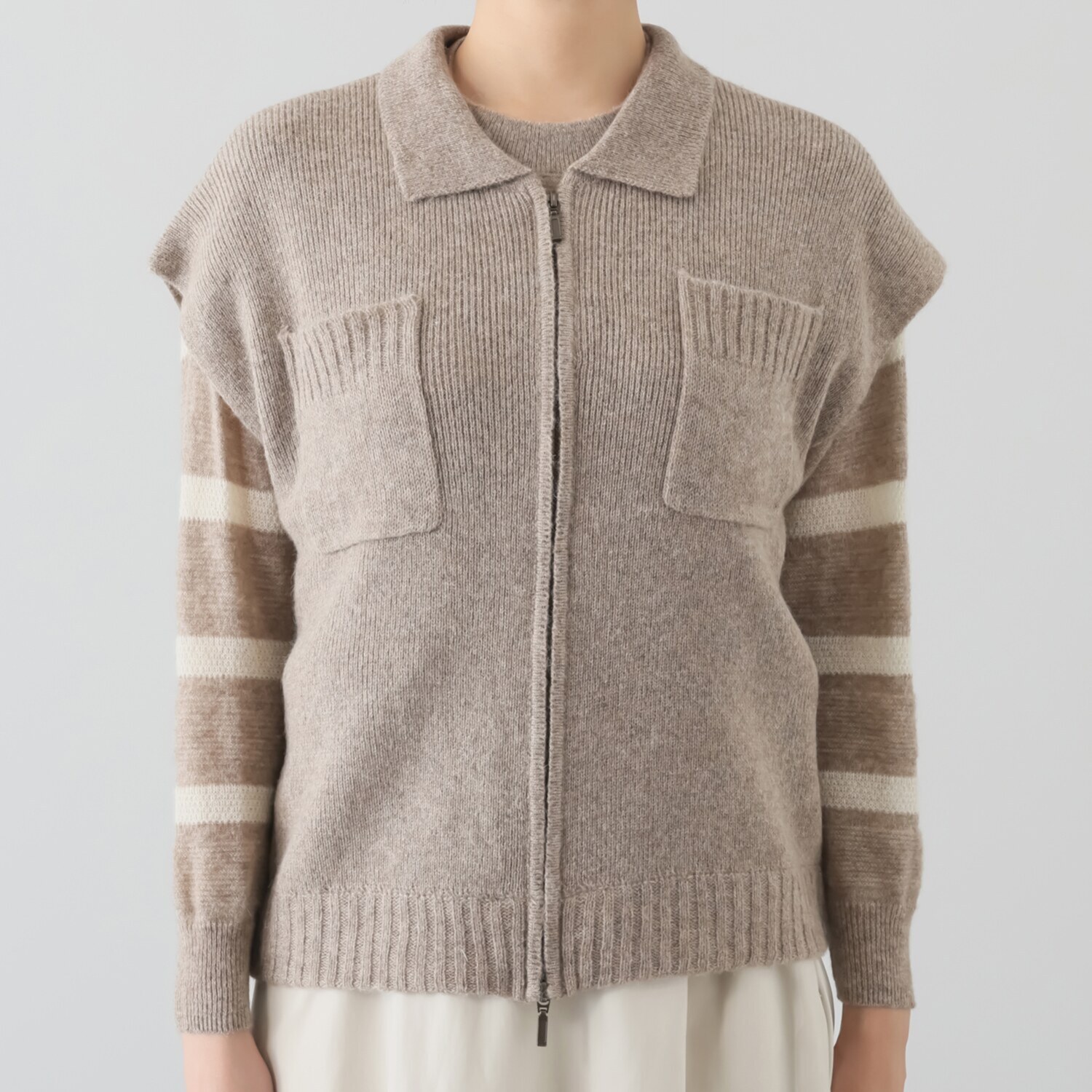 ソアージュ ベビーアルパカ ふんわり暖かい フレンチスリーブ ジップアップベスト