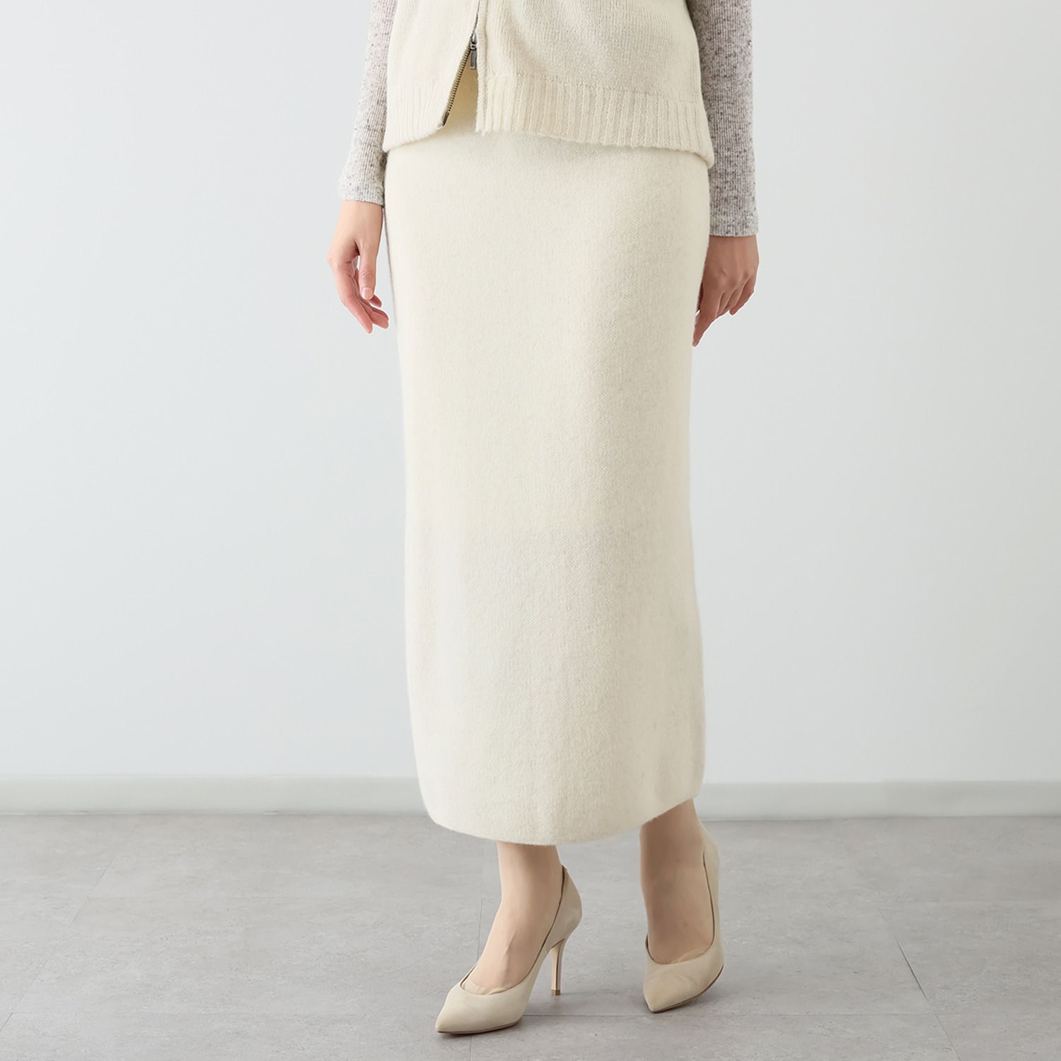 ソアージュ ベビーアルパカ ふんわり暖かい バックスリット ニットスカート